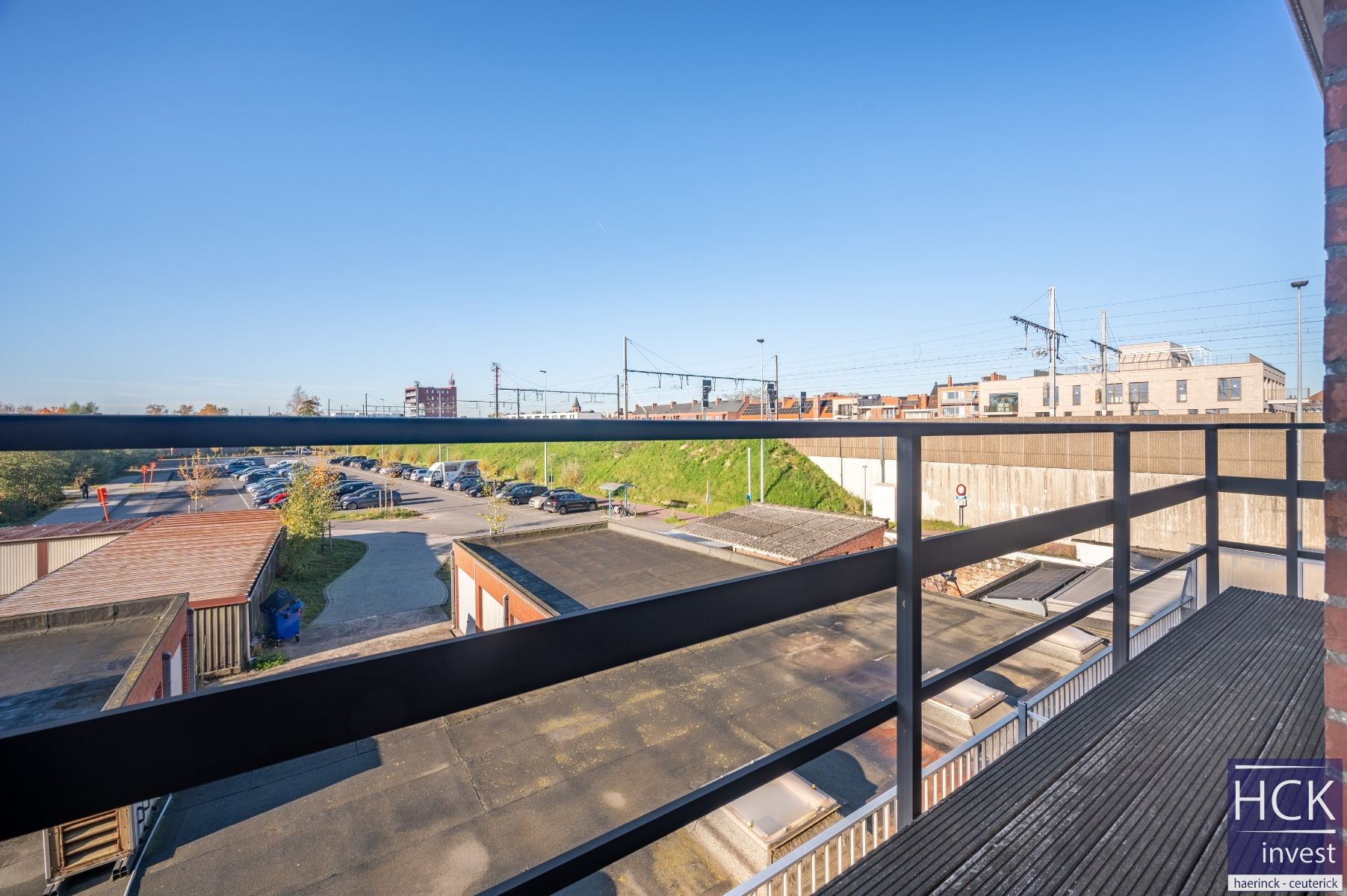 DEINZE - Luxueus afgewerkt APP. met 2 SLPK. én garagebox op toplocatie foto 15