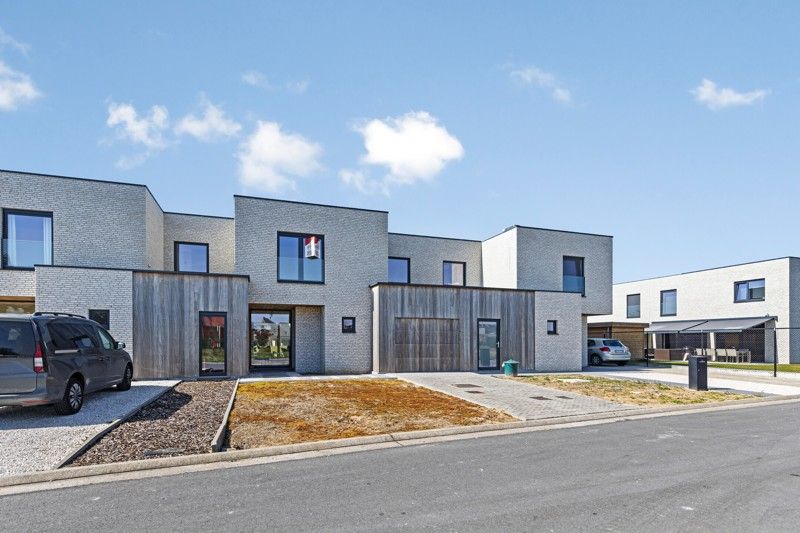 Moderne nieuwbouwwoning op 274 m² TE KOOP in Wakken! foto 2