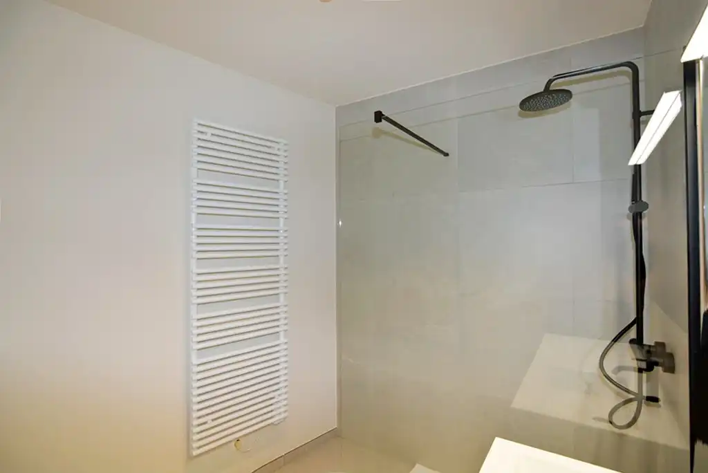 Gelijkvloers nieuwbouwappartement 124 m² met 2 slpk, tuintje en 2 autostandplaatsen. foto 11