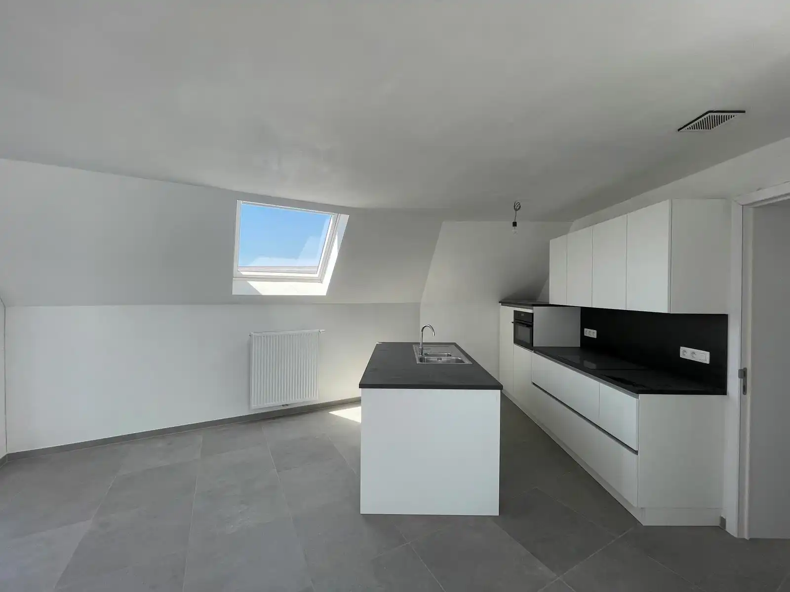 EREMBODEGEM - Lichtrijk & energiezuinig dakappartement. foto 3