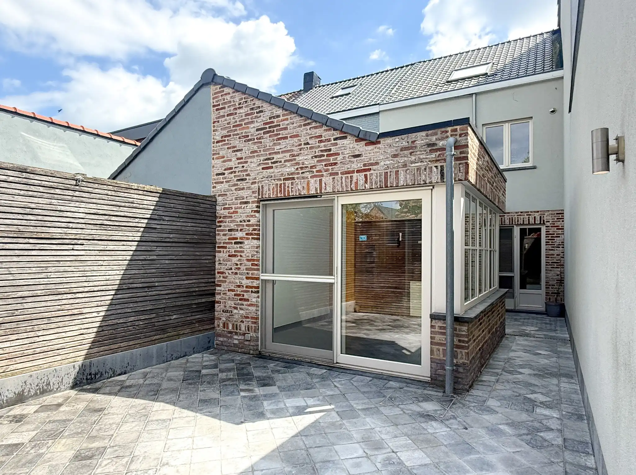 Instapklare woning met drie slaapkamers in het hartje van Bazel foto 2