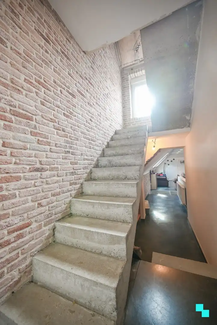 Compleet gerenoveerde ééngezinswoning met 3 slaapkamers en gezellige tuin foto 17