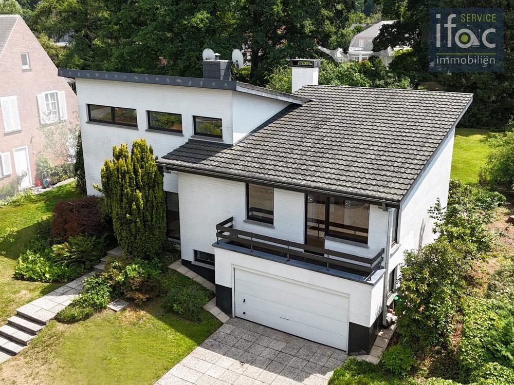 Hoofdfoto van de publicatie: Villa te koop