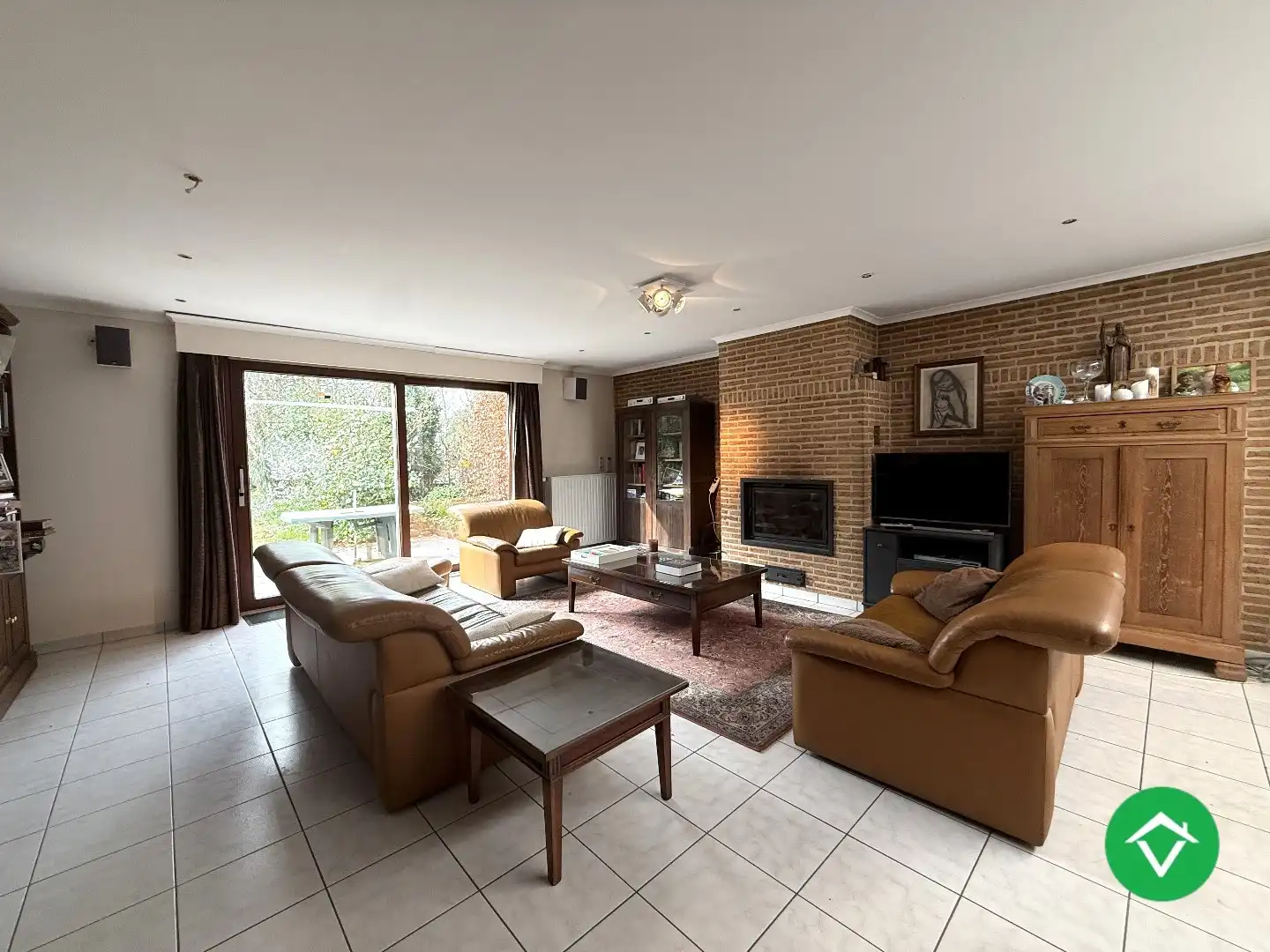 Stevige rijwoning met 4 slaapkamers, tuin en garage te Roeselare foto 6