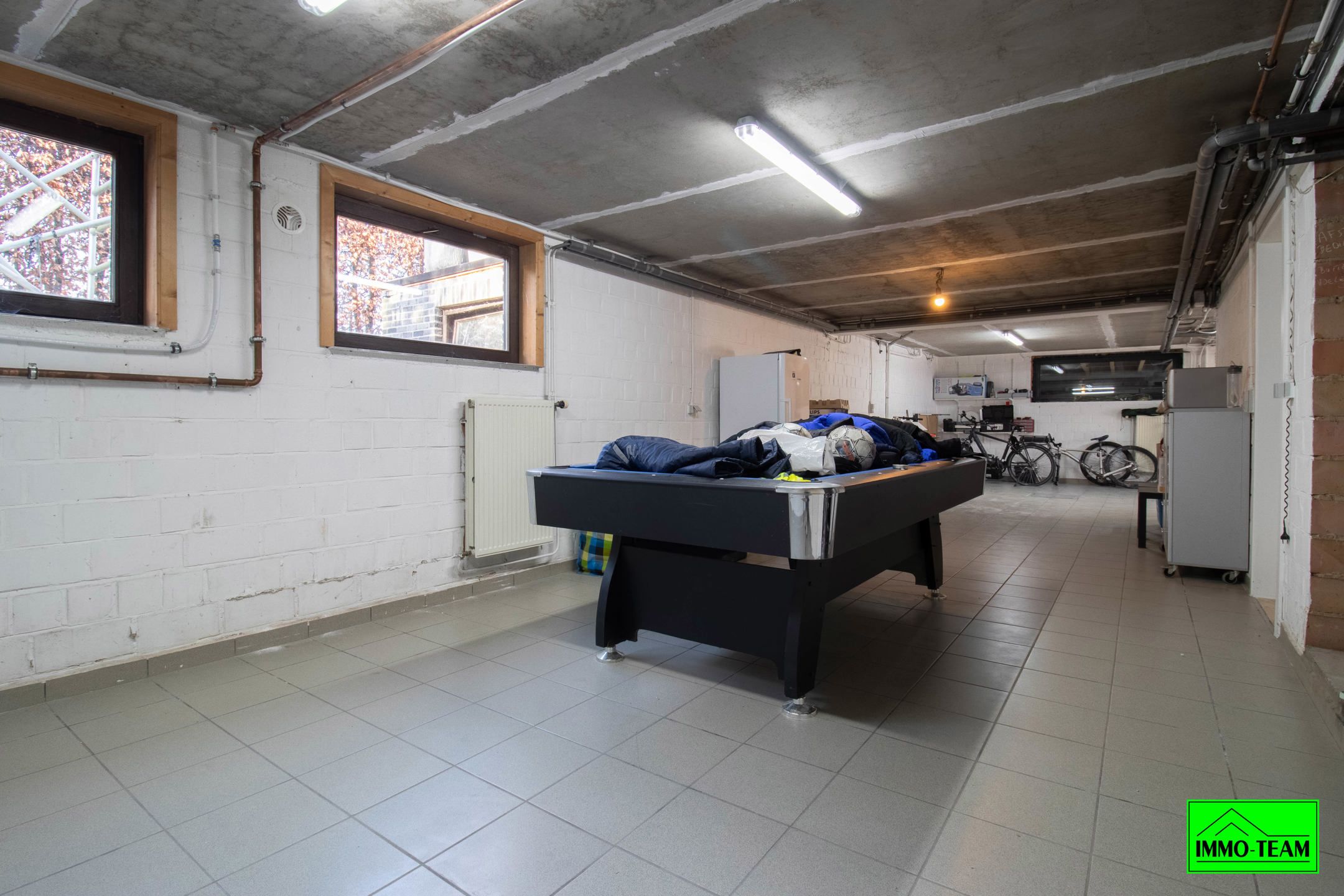 Instapklare villa met 3 slaapkamers, garage en ruime tuin  foto 23