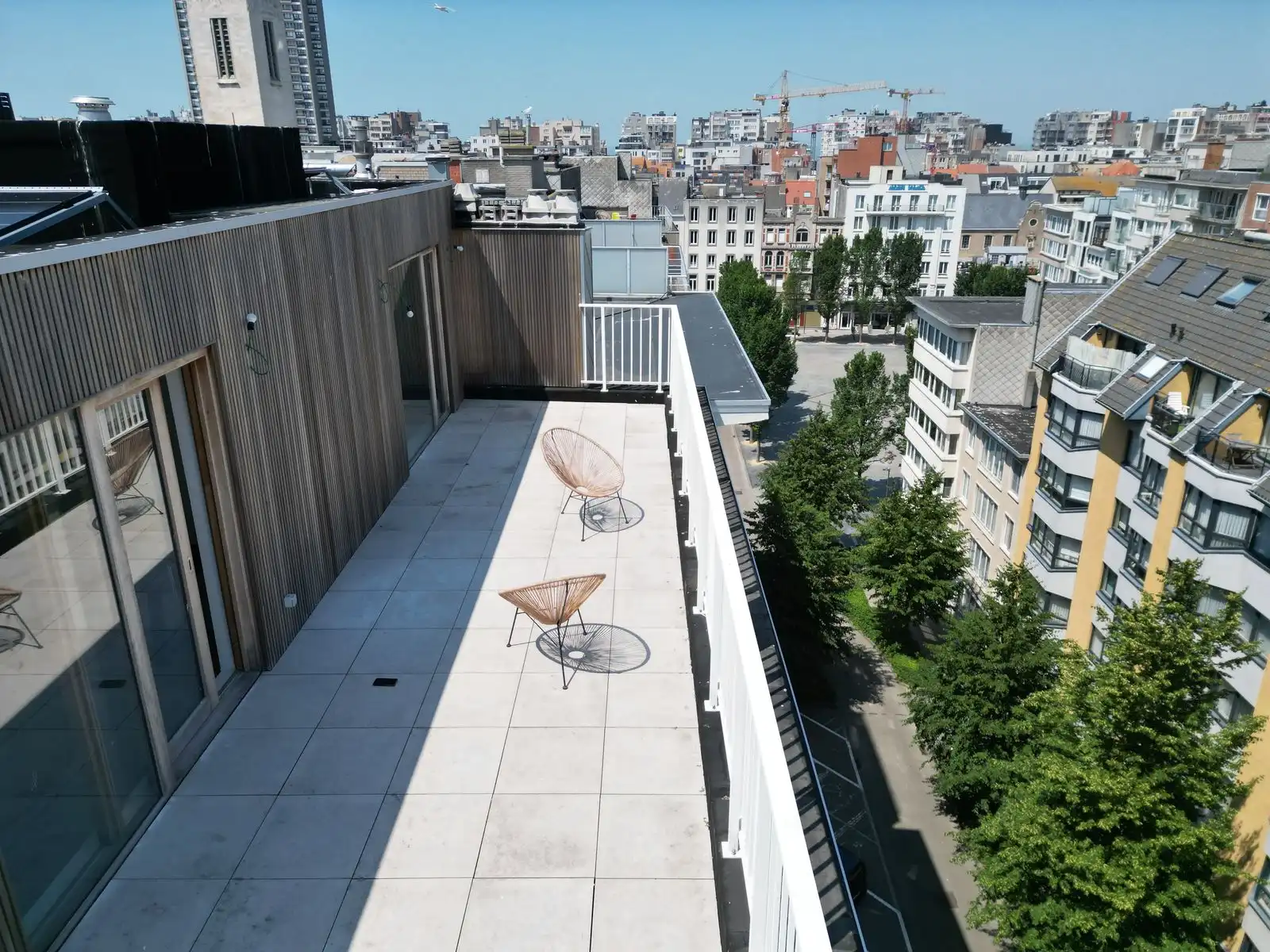 Nieuwbouw penthouse appartement met zonnige terrassen in hartje Oostende foto 2