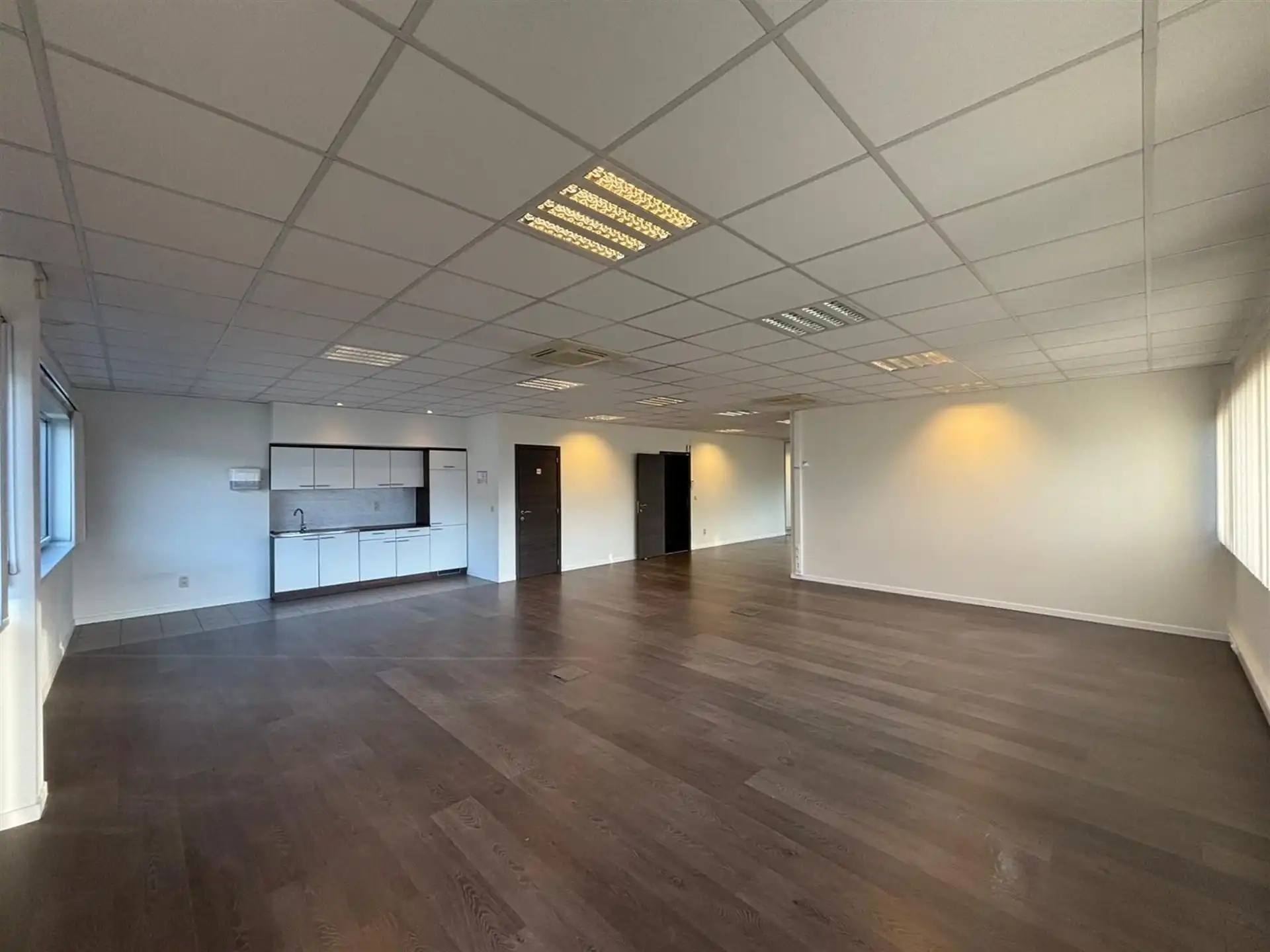 Ruime kantoor/bureauruimte te Merchtem  foto 3