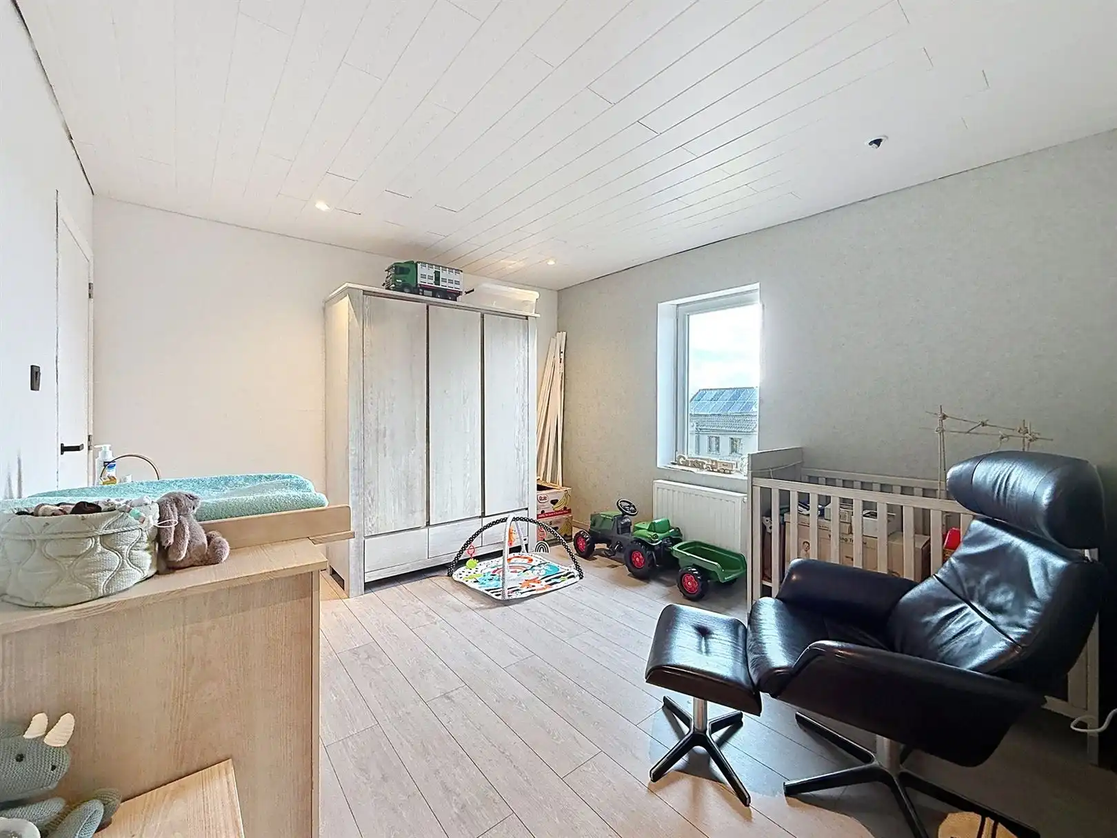 Gerenoveerde woning (2019), 2 slpks, zolder, opp 3a 03ca foto 37