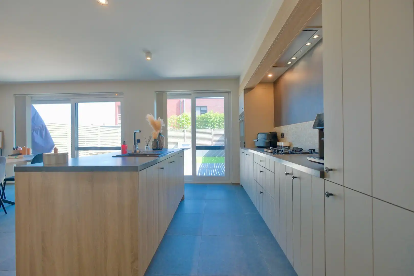 Lichtervelde - Prachtige recente woning met 3 slpks, garage en tuin foto 9