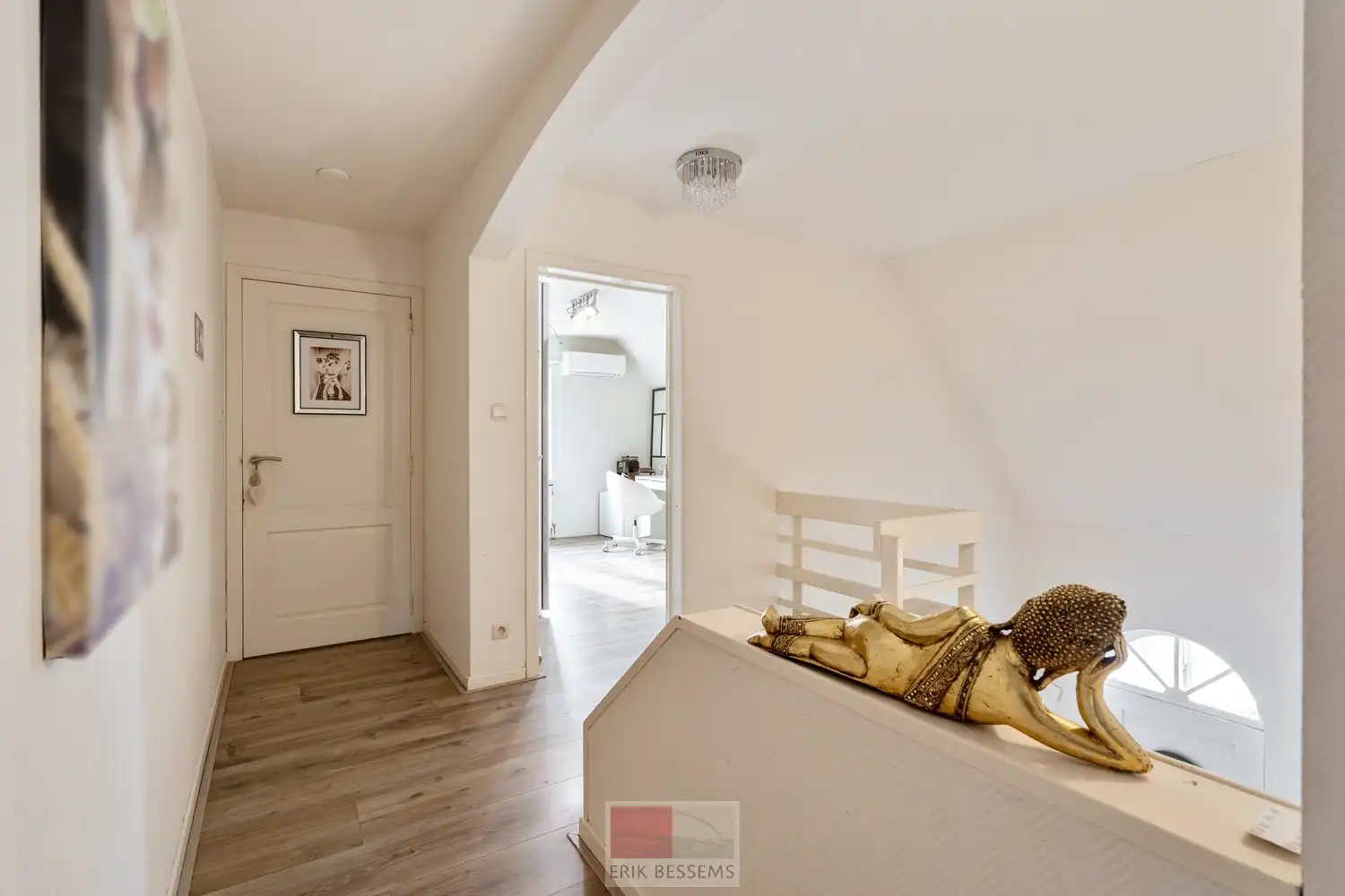 Vrijstaande woning met luxe buitenbeleving en topligging nabij Maastricht foto 21