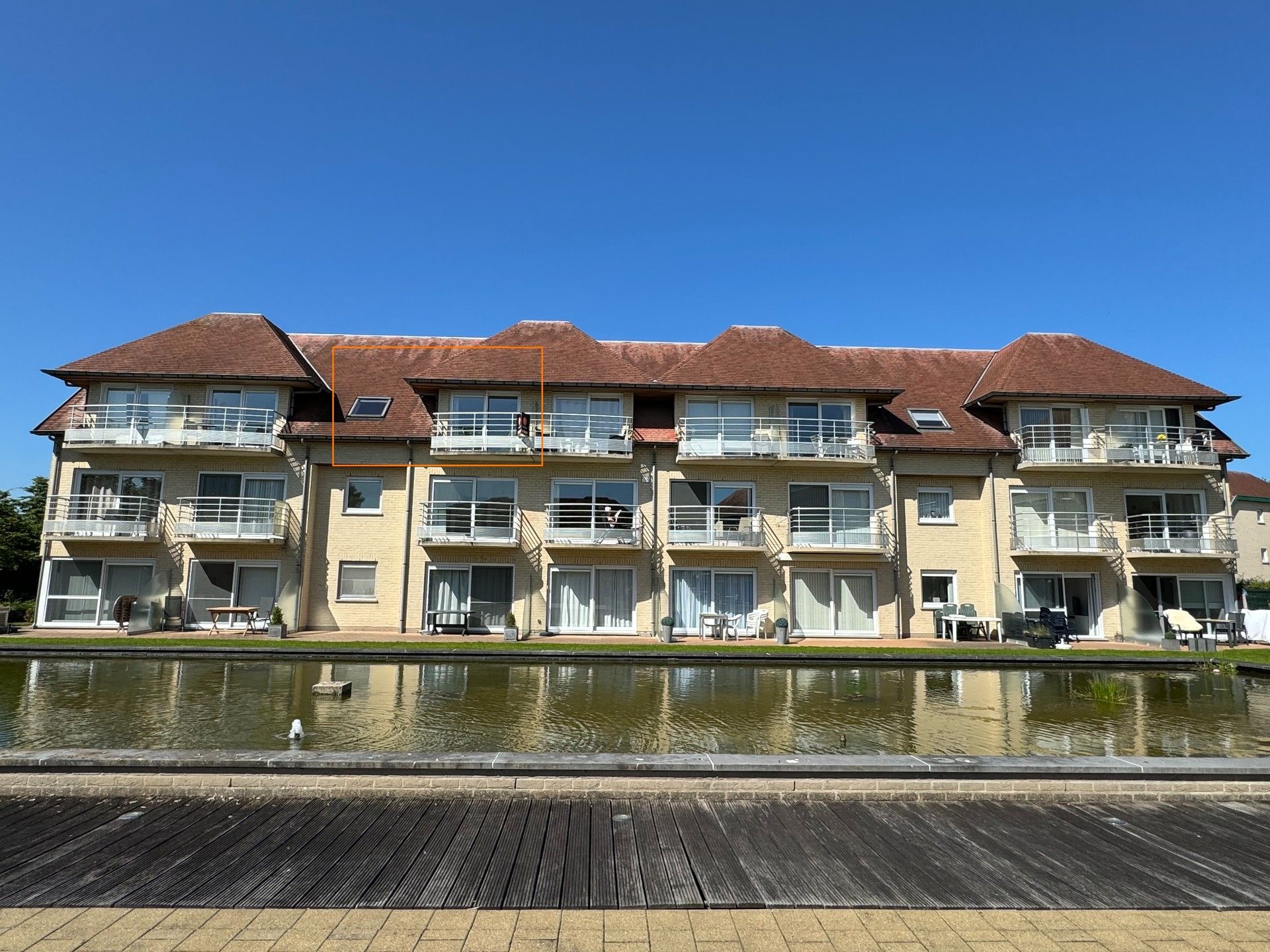 Verzorgd appartement met 1 slaapkamer en 1 slaaphoek aan het bos van De Haan. foto 11