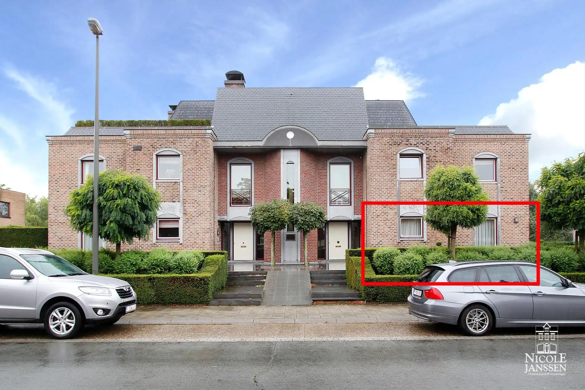 Gelijkvloerse kantoorruimte met diverse ruimtes foto {{pictureIndex}}