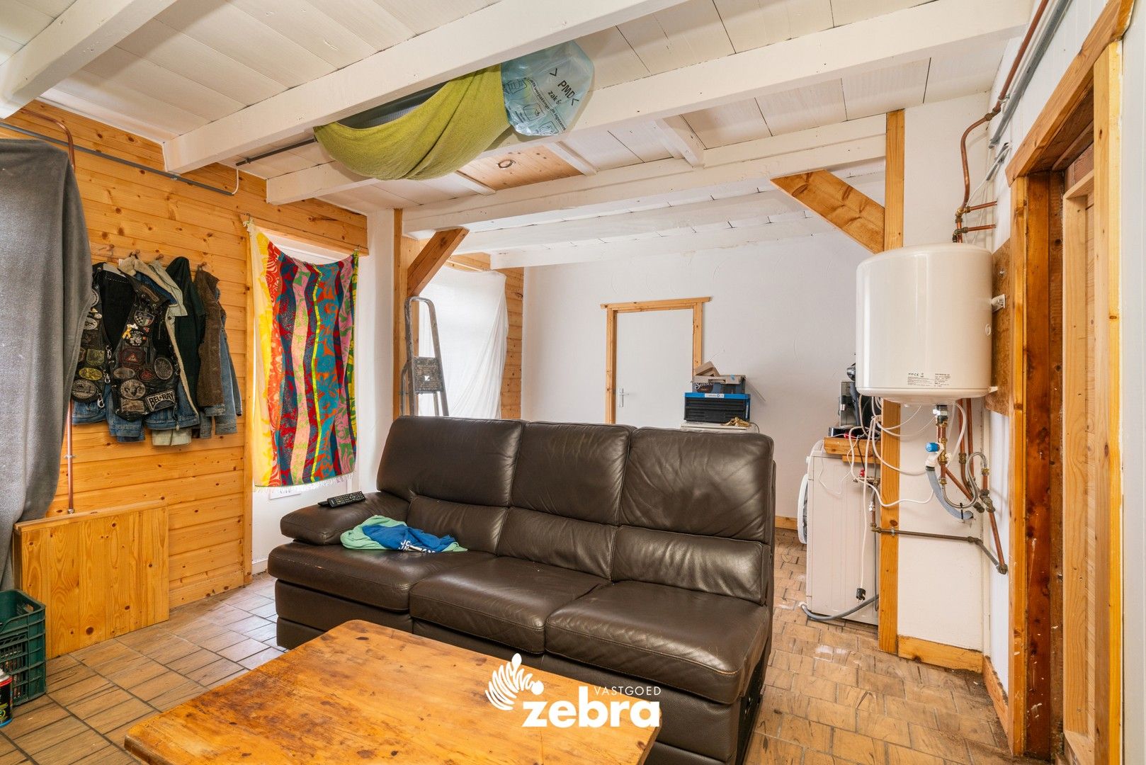 Te renoveren woning met garage op een rustige ligging te Beervelde (Lochristi)! foto 3