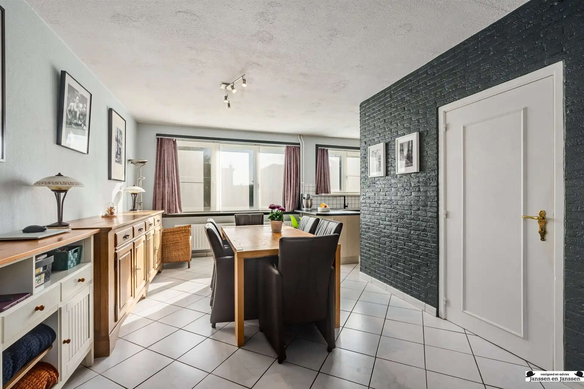 Instapklare bel-etage met 3 à 4 en twee garages! foto 8