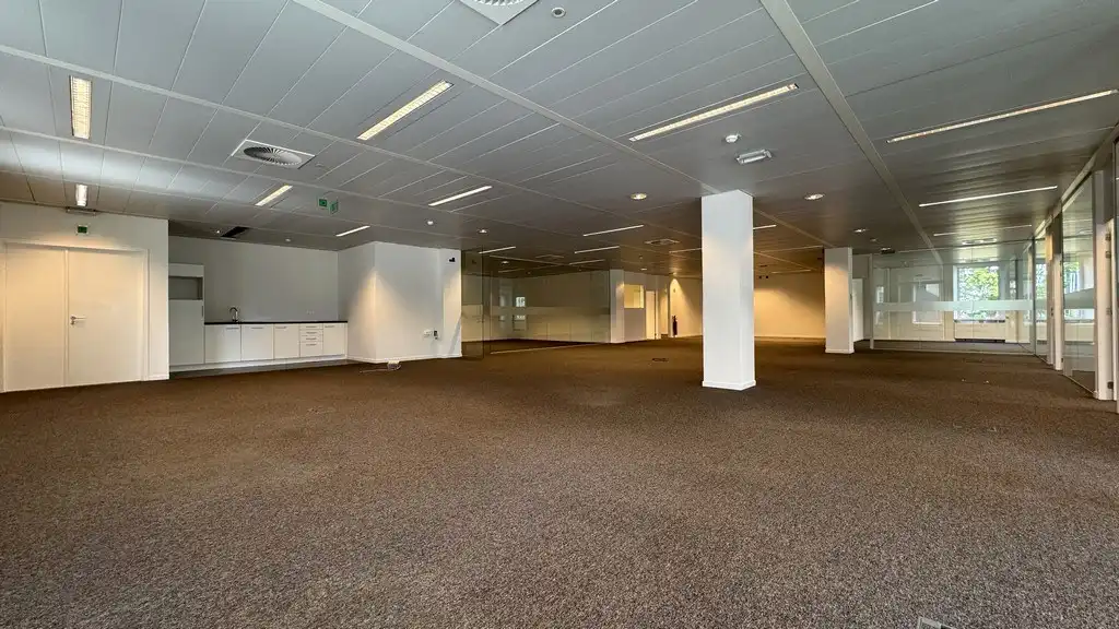 Instapklare kantoren te huur vlakbij E19 in Kontich foto 3