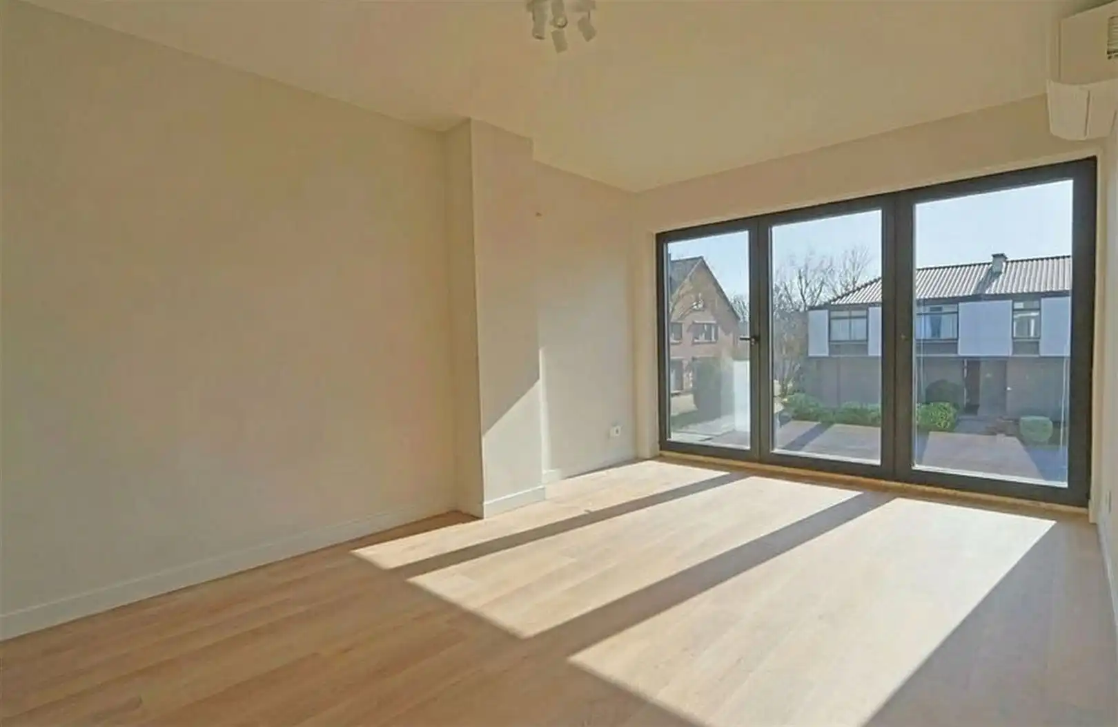 Gerenoveerde halfopen bebouwing op Berkenveld foto 7