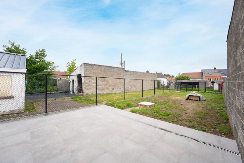 Rumbeke-'t Sterrebos. TWEEGEVEL-VILLA met hoogstaande afwerking, verfijnd interieur en ruime leefruimte. 3 slaapkamers en 2 badkamers. Exclusief mooi aanbod / uistekende ligging ! foto 17