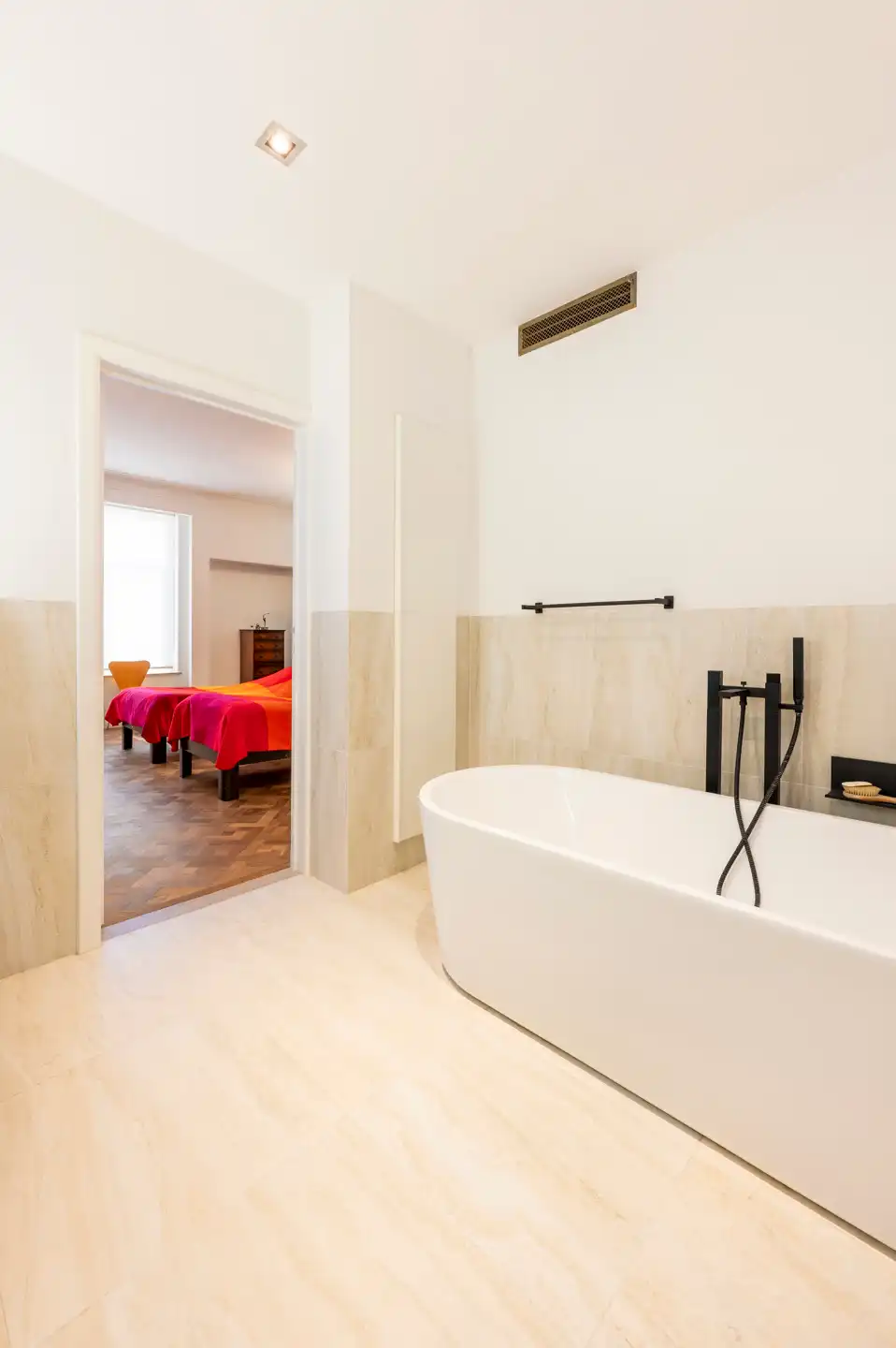 ANTWERPEN - Gerenoveerd appartement met 10 m facade foto 10
