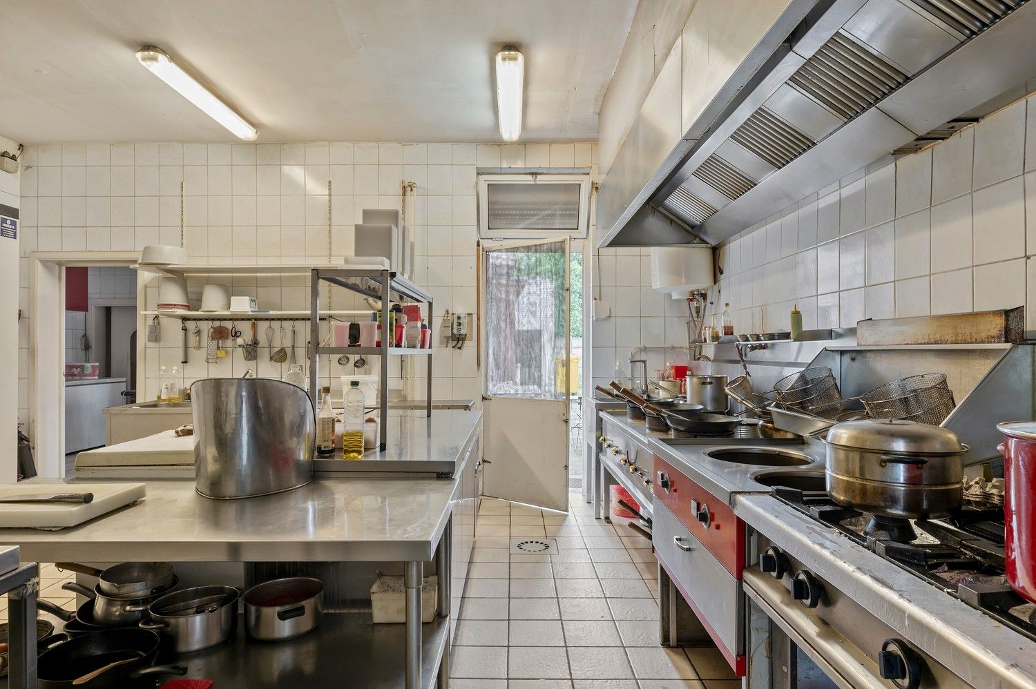 Te renoveren gezinswoning in centrum Berlaar Heikant met 4 slaapkamers. foto 8