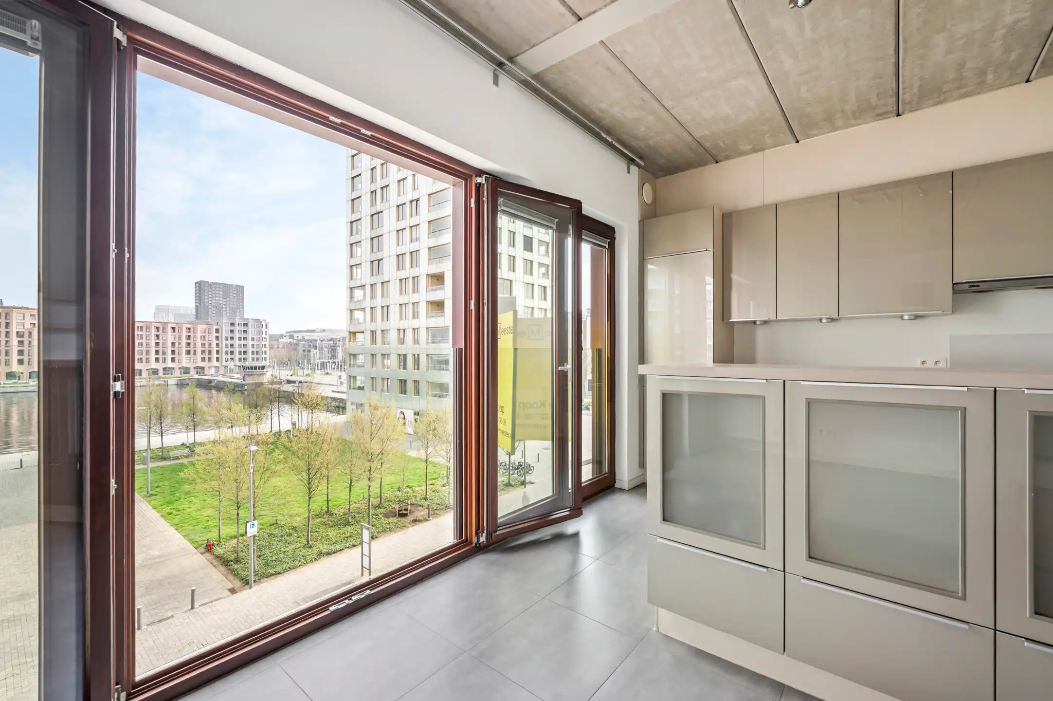 ANTWERPEN EILANDJE - Appartement met zicht op water foto 4