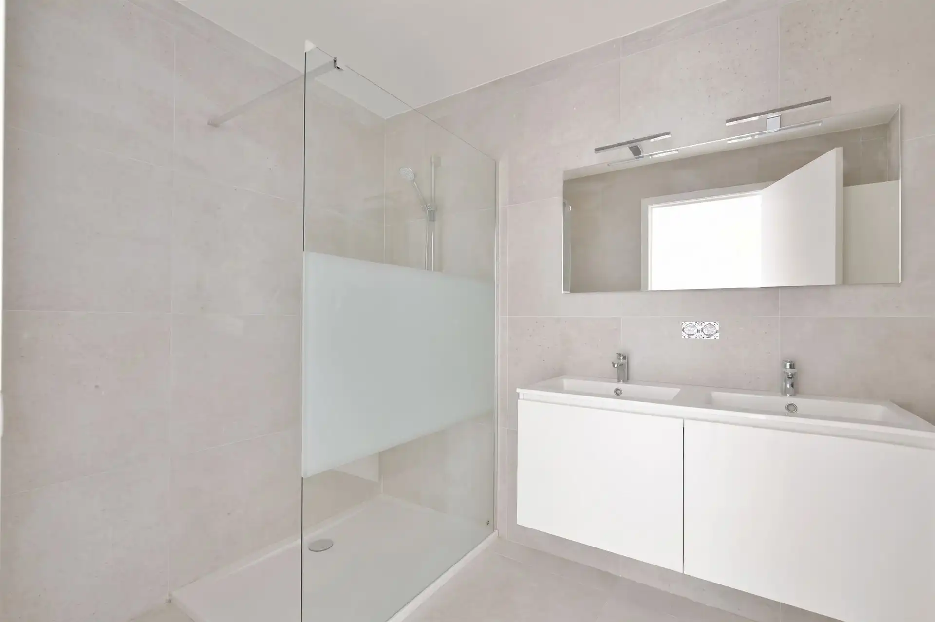 Instapklaar nieuwbouwappartement in het groene Wezemaal foto 5