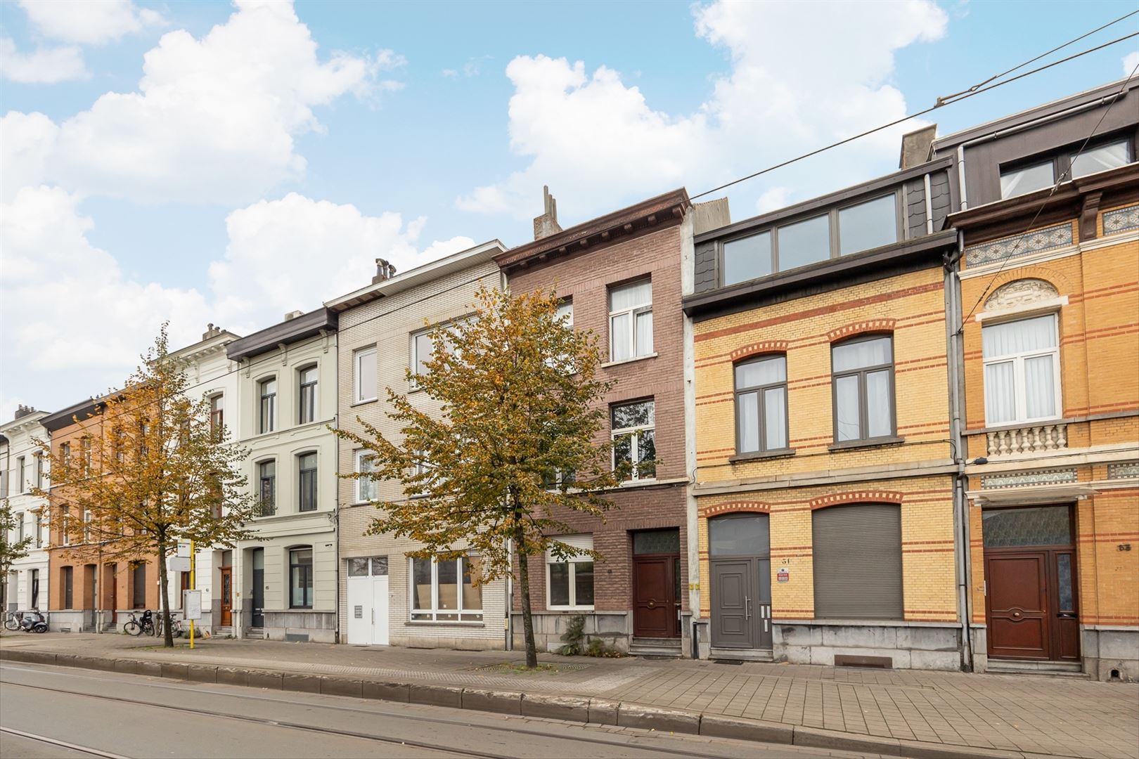 Opbrengsteigendom met 3 appartementen foto {{pictureIndex}}