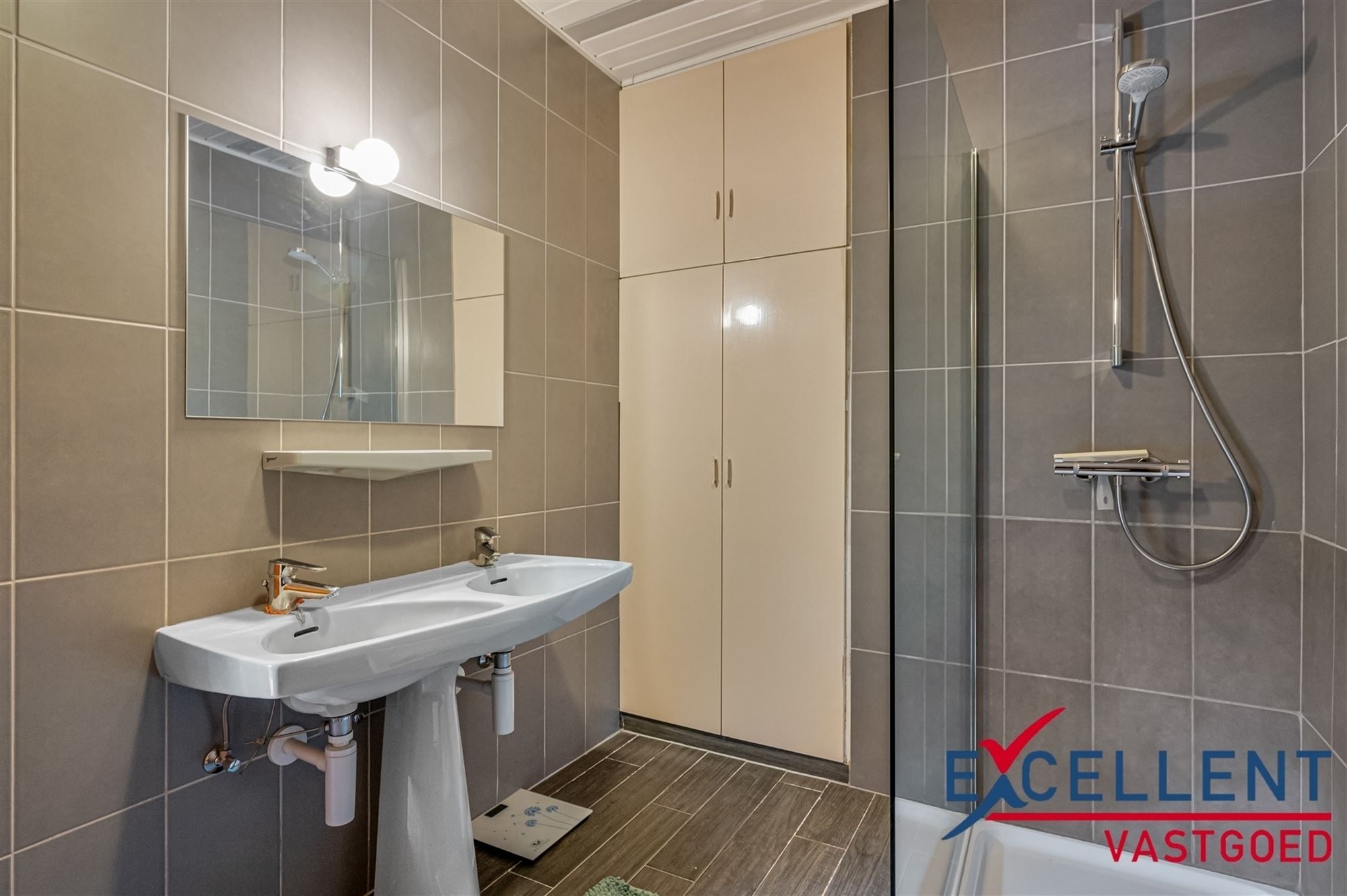 Vrijstaande woning met veel potentieel in Astene te koop foto 13