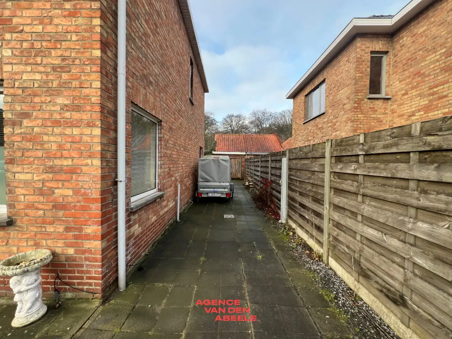 Rustig gelegen halfopen bebouwing met 3 slaapkamers en tuin  foto 16