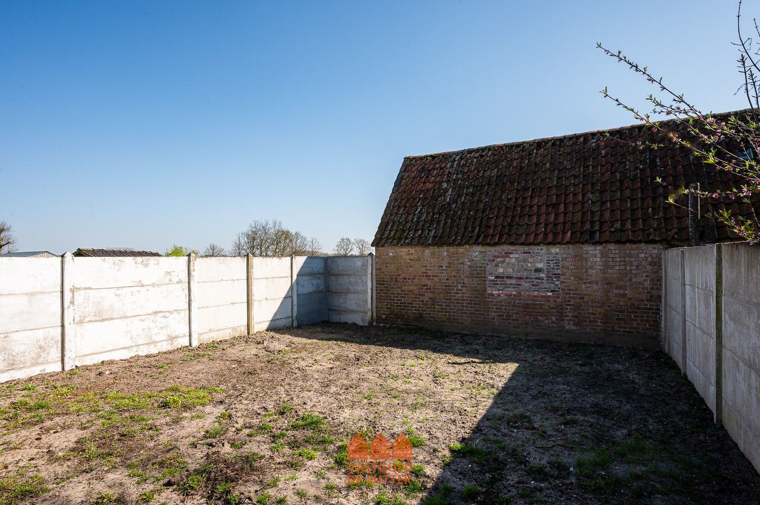 Te renoveren halfopen bebouwing in rustige doodlopende straat foto 20