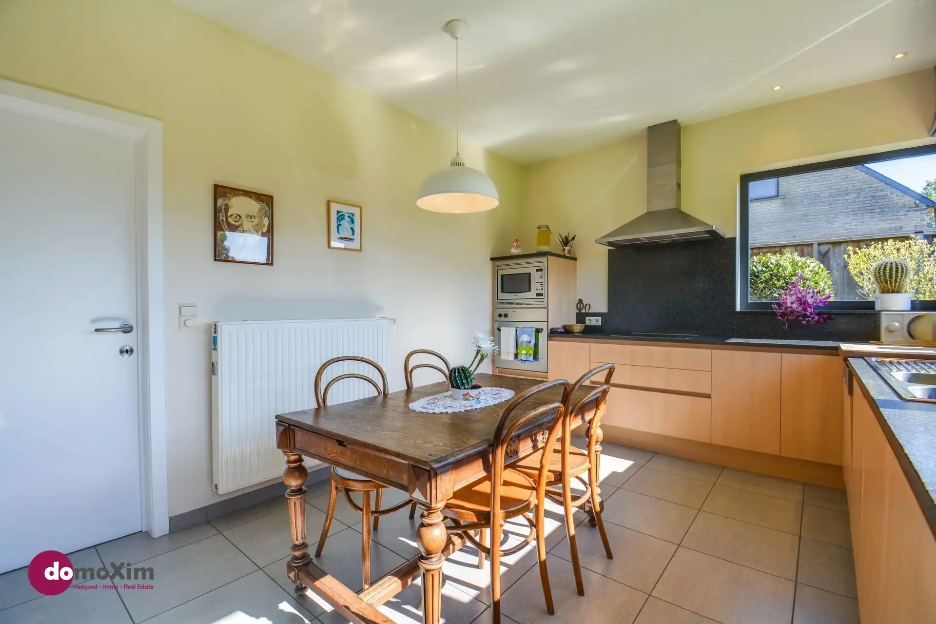Mooie instapklare woning met 4 slaapkamers in Hever foto 10