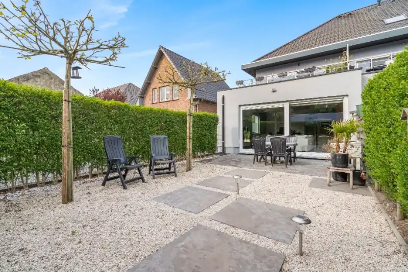 Gelijkvloers appartement met tuin en garage foto 12