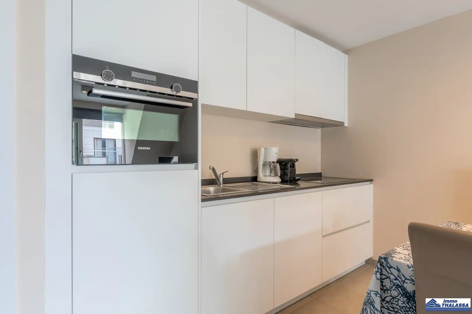 Modern ingericht appartement op de 5e verdieping aan de Ankerweg in De Panne - perfecte uitvalsbasis voor een gezellig verblijf aan zee. foto 9