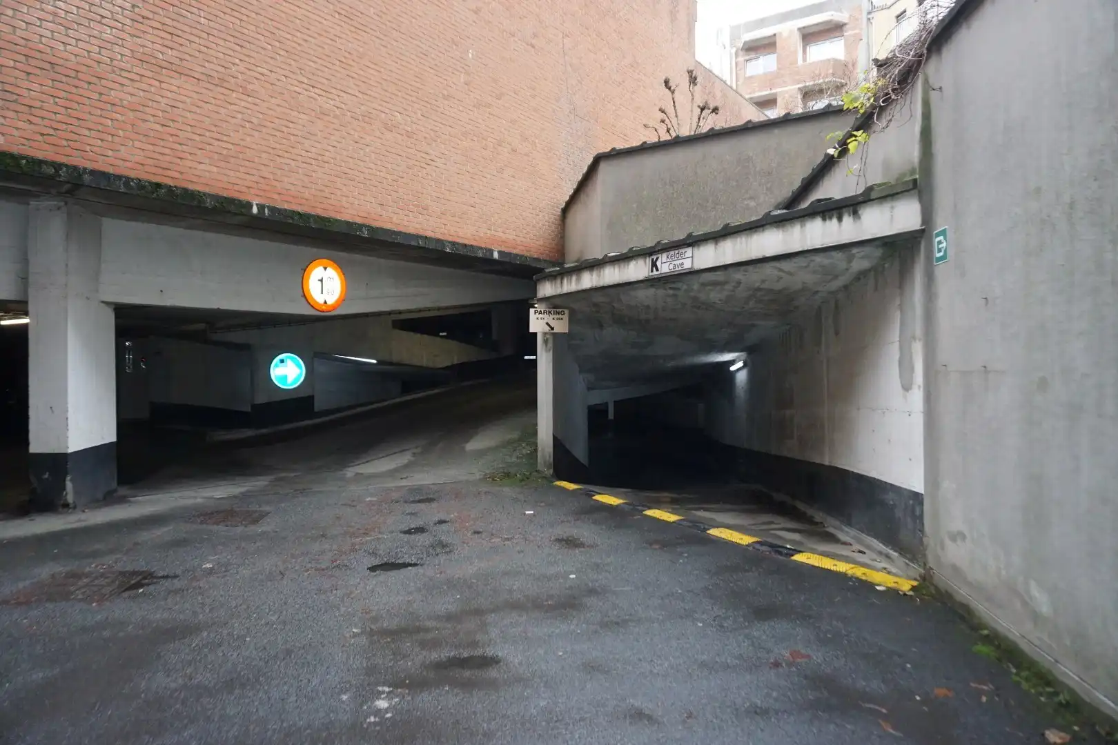 Autostaanplaats in parking Leopold foto 4
