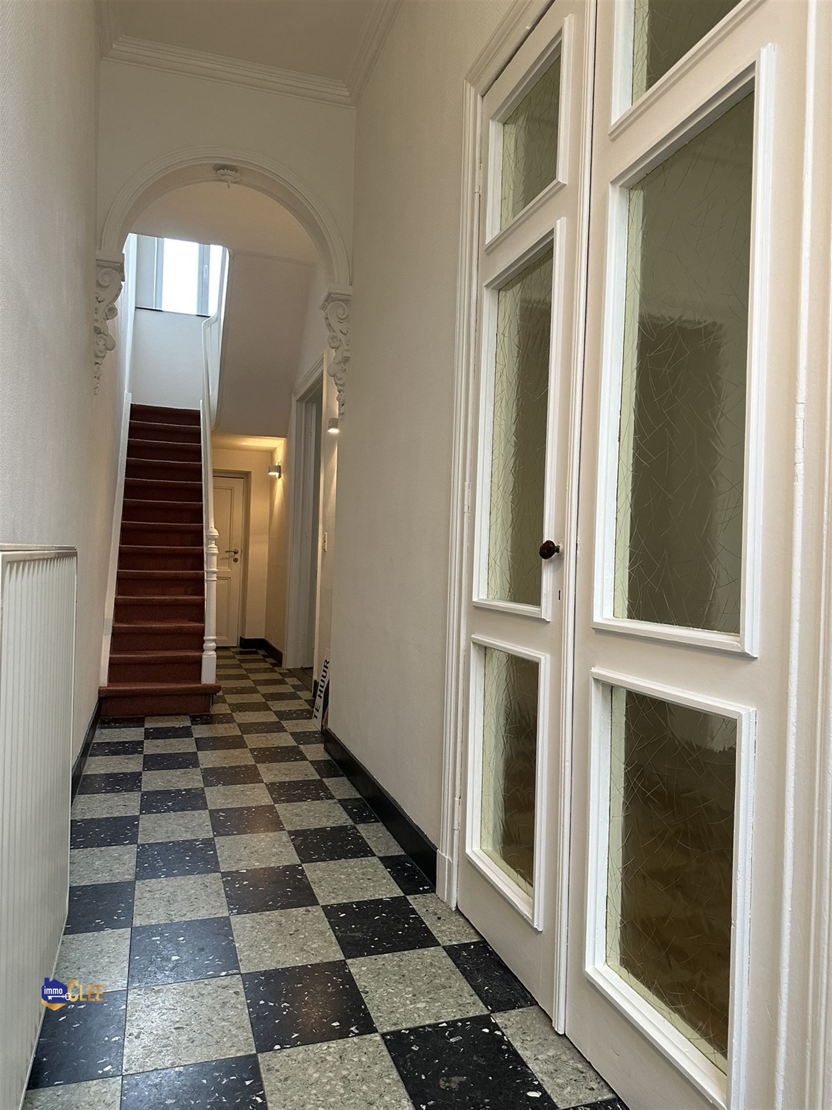 Ruime stadswoning met 3 slpks en koer foto 4