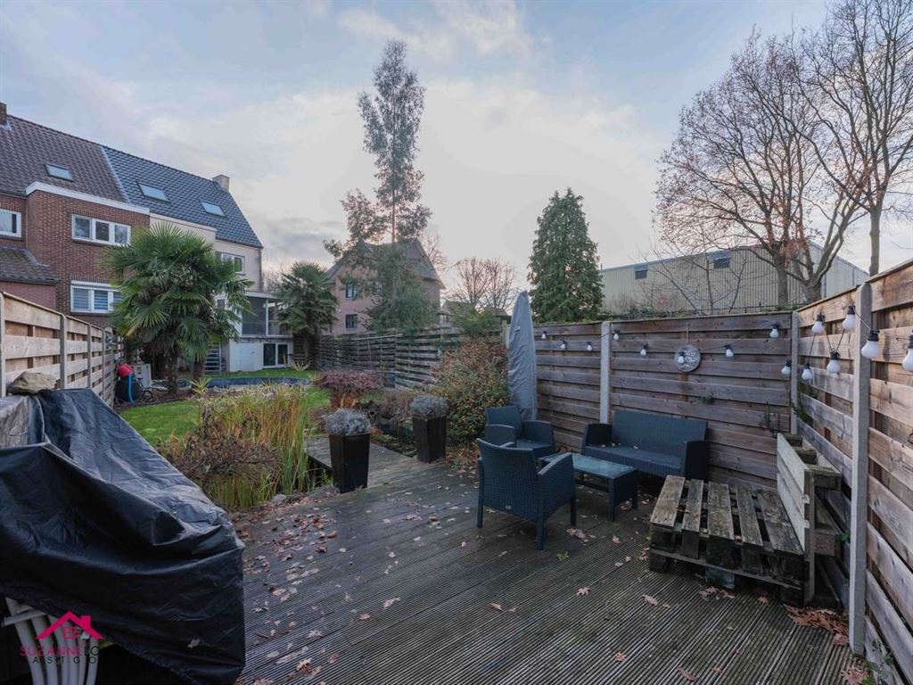Gezellige en instapklare, half vrijstaande woning met veranda foto 8