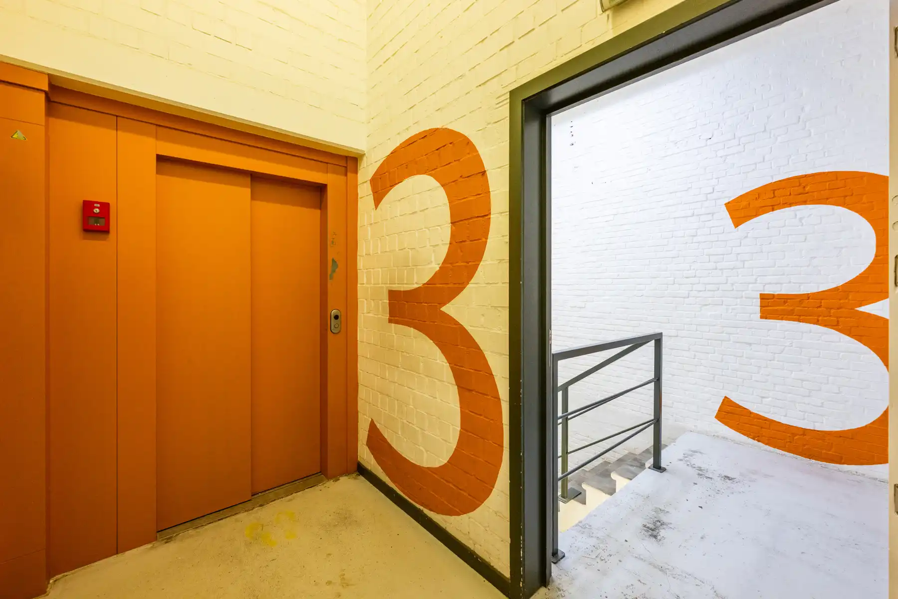 Ruim en veelzijdig bedrijfspand met parking en opslag foto 52