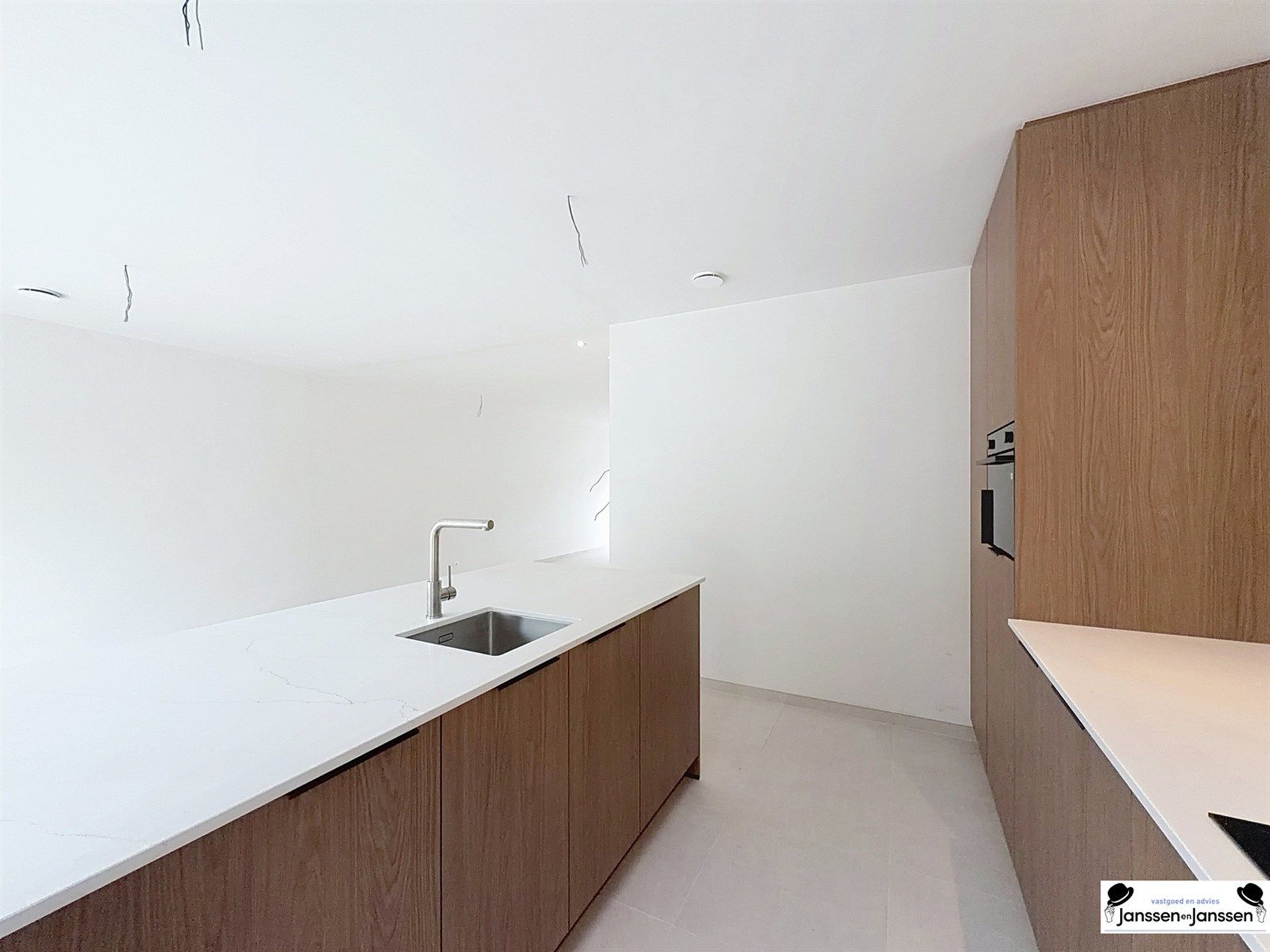 Instapklare, energiezuinige halfopen woning met moderne luxe op toplocatie in Geel foto 12