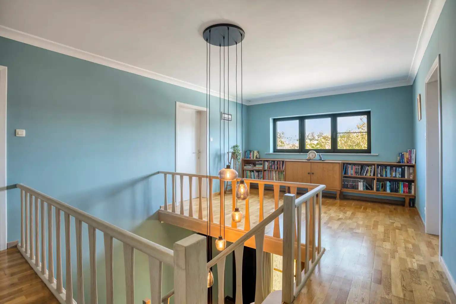 MOOIE, VOLLEDIG GERENOVEERDE WONING MET TUIN  foto 17