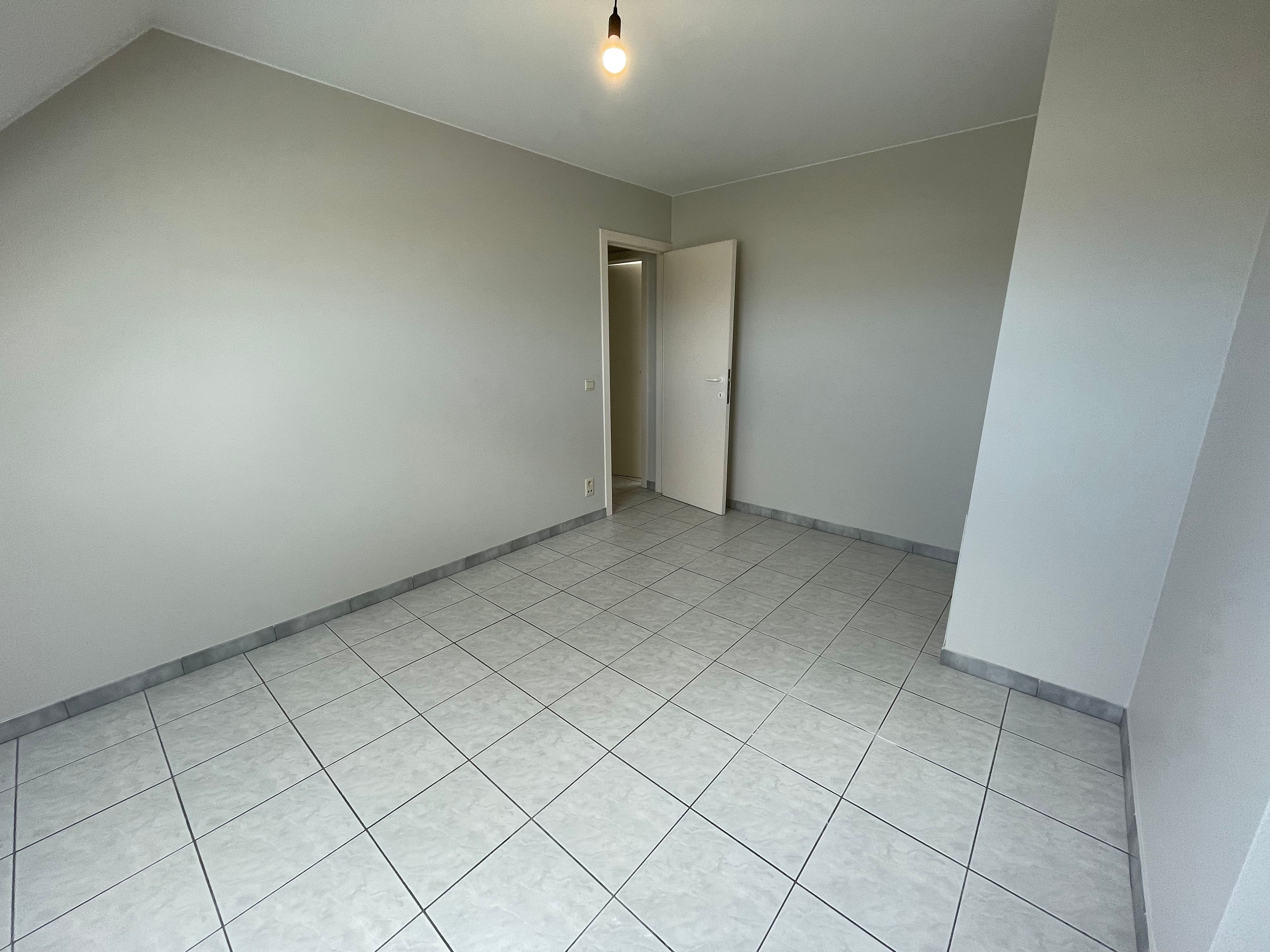 Mooi duplexappartement met drie slaapkamers en twee zongerichte terrassen. foto 23