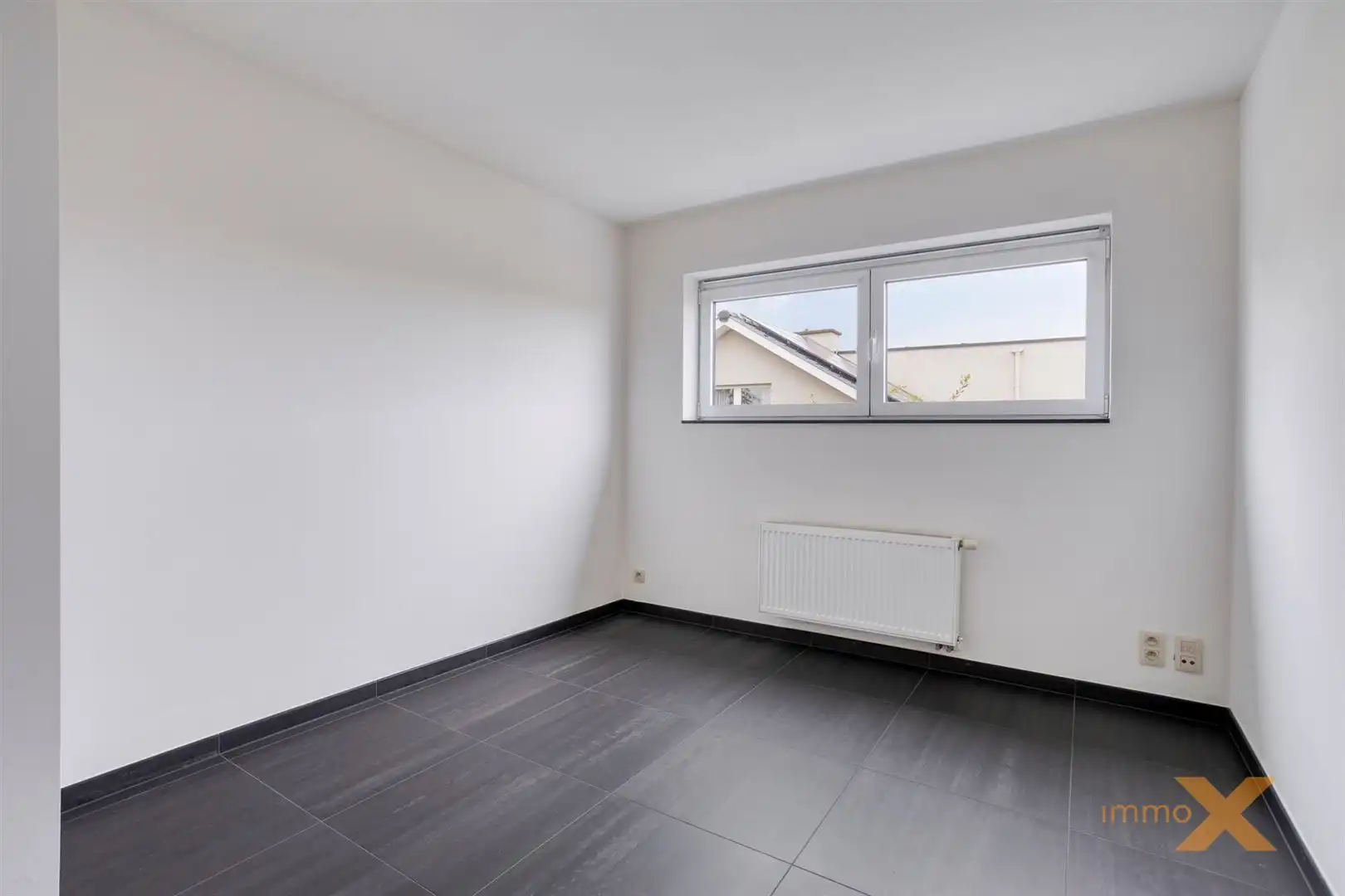 RECENTE INSTAPKLARE LICHTRIJKE RUIME WONING foto 23