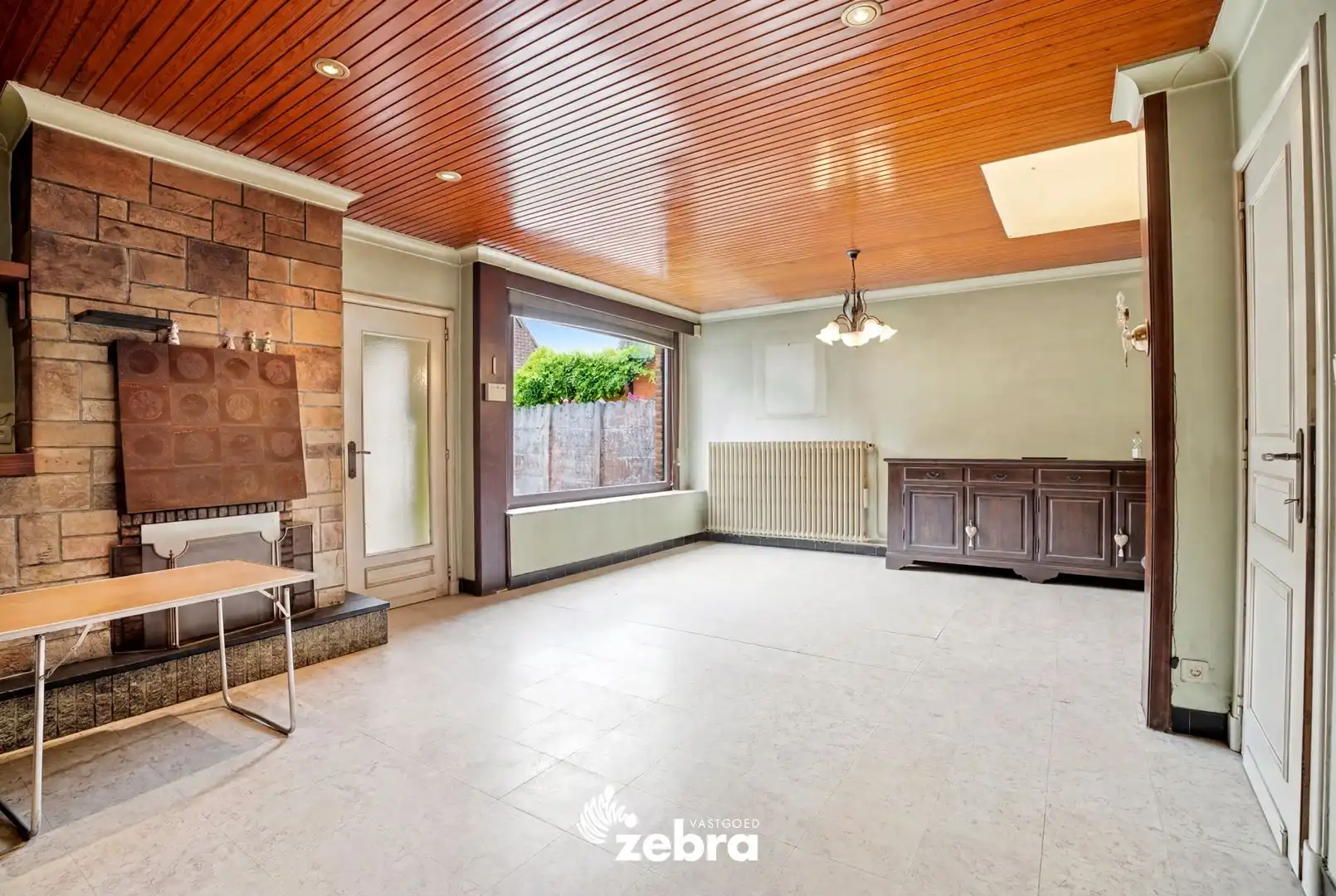 Ruime woning met 4 slaapkamers en tuin te Oostrozebeke! foto 7