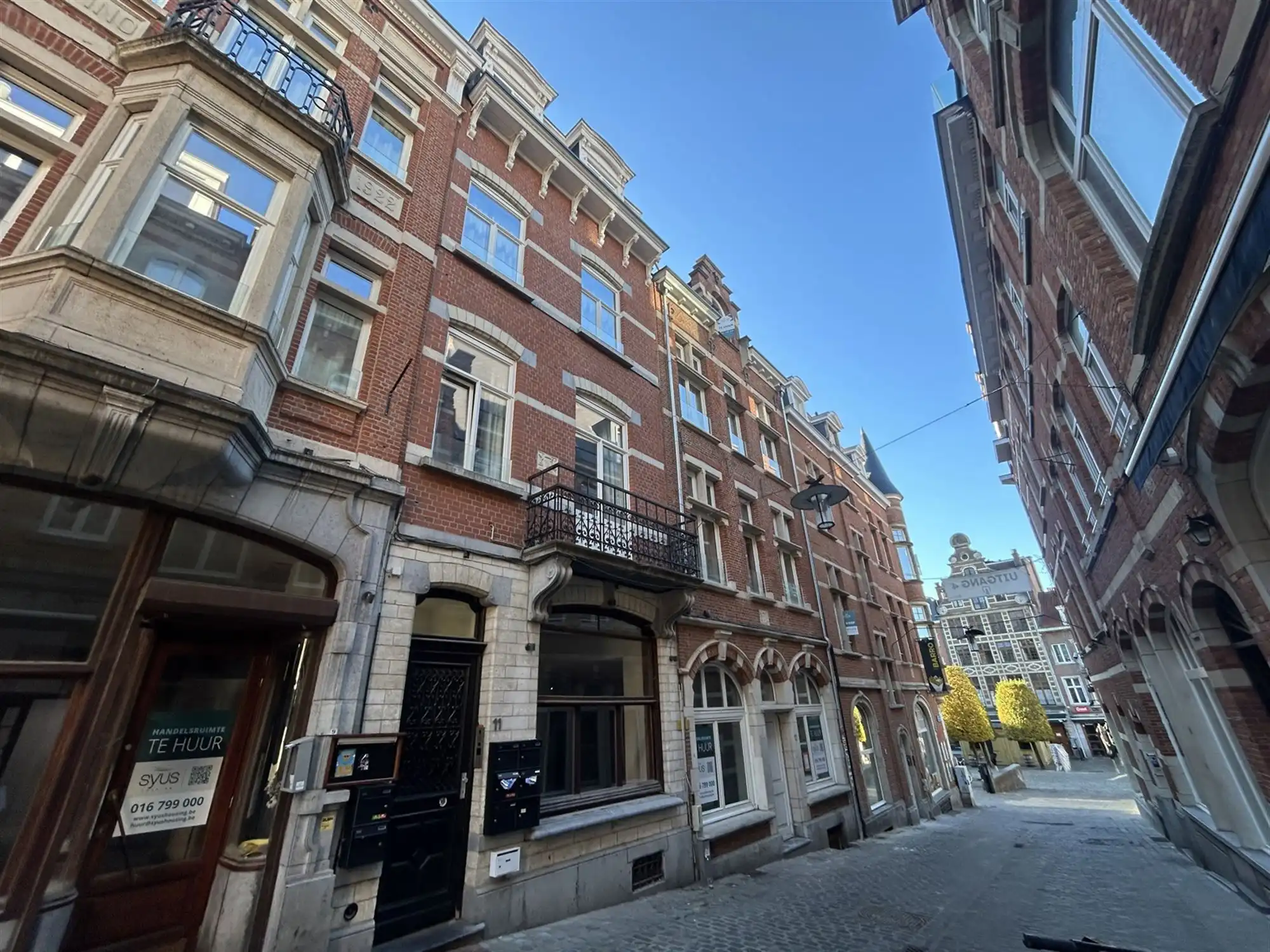 Ruime kamer privatief sanitair Leuven foto {{pictureIndex}}