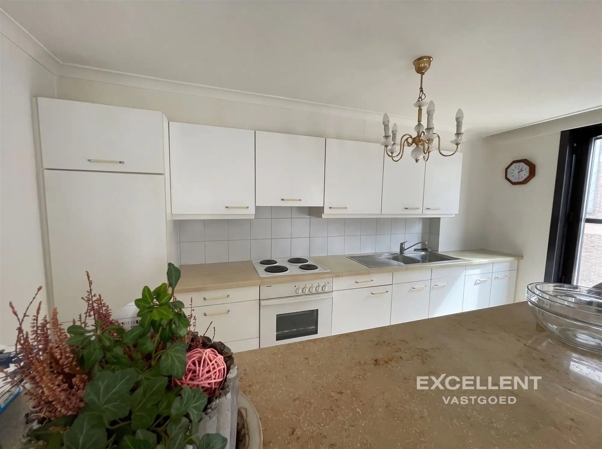 Centraal 1 slaapkamer appartement op de Markt van Deinze te huur foto 3