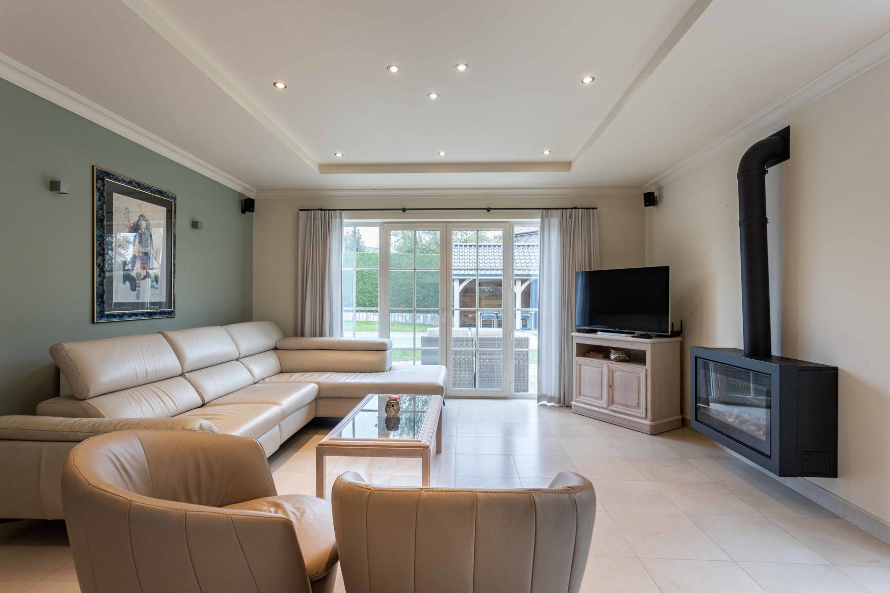 Perfect onderhouden gezinswoning met zwembad in Deux-Acren. foto 8