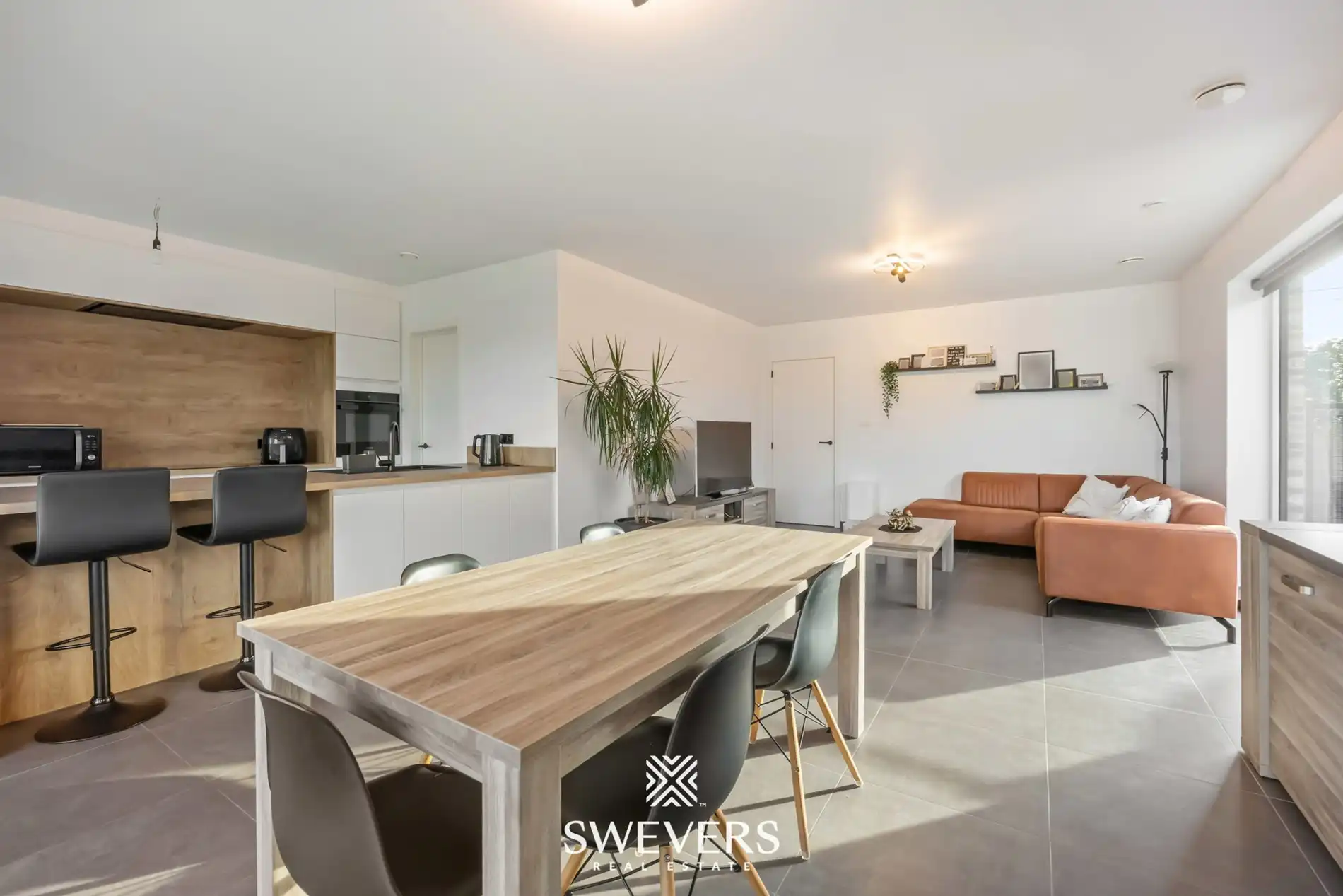 Energiezuininge woning met 5 slaapkamers en groen verzicht foto 3