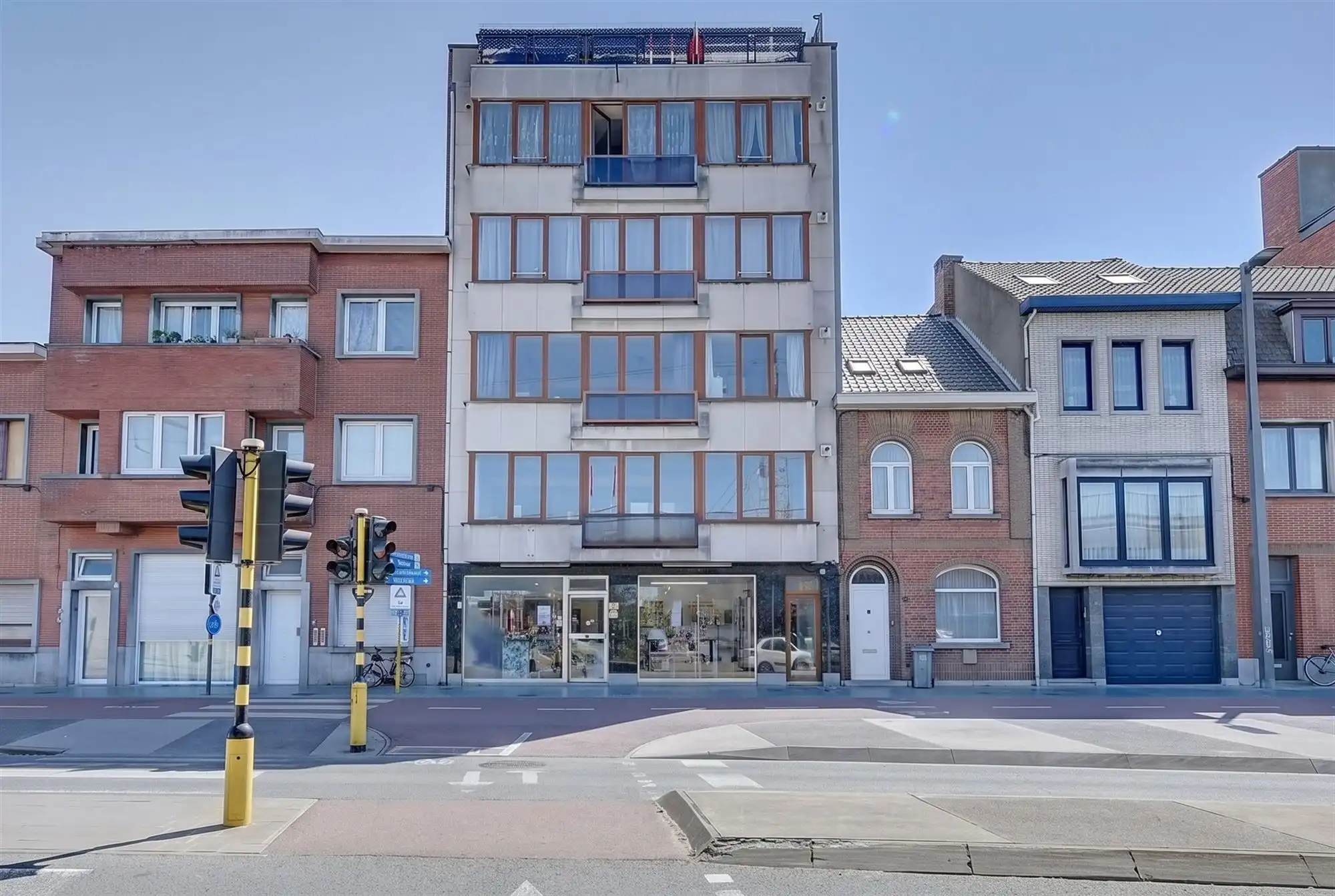 Handelsgelijkvloers in centrum Sint-Niklaas foto 8