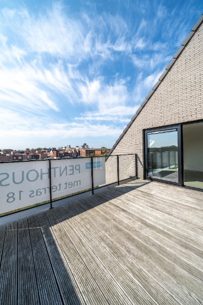 Roeselare nabij Station : Penthouse appartement met 2 slpks en zolder op de derde verdieping van een nieuw gebouwde Residentie genaamd "Residentie Arena" opp 110 m² foto 9