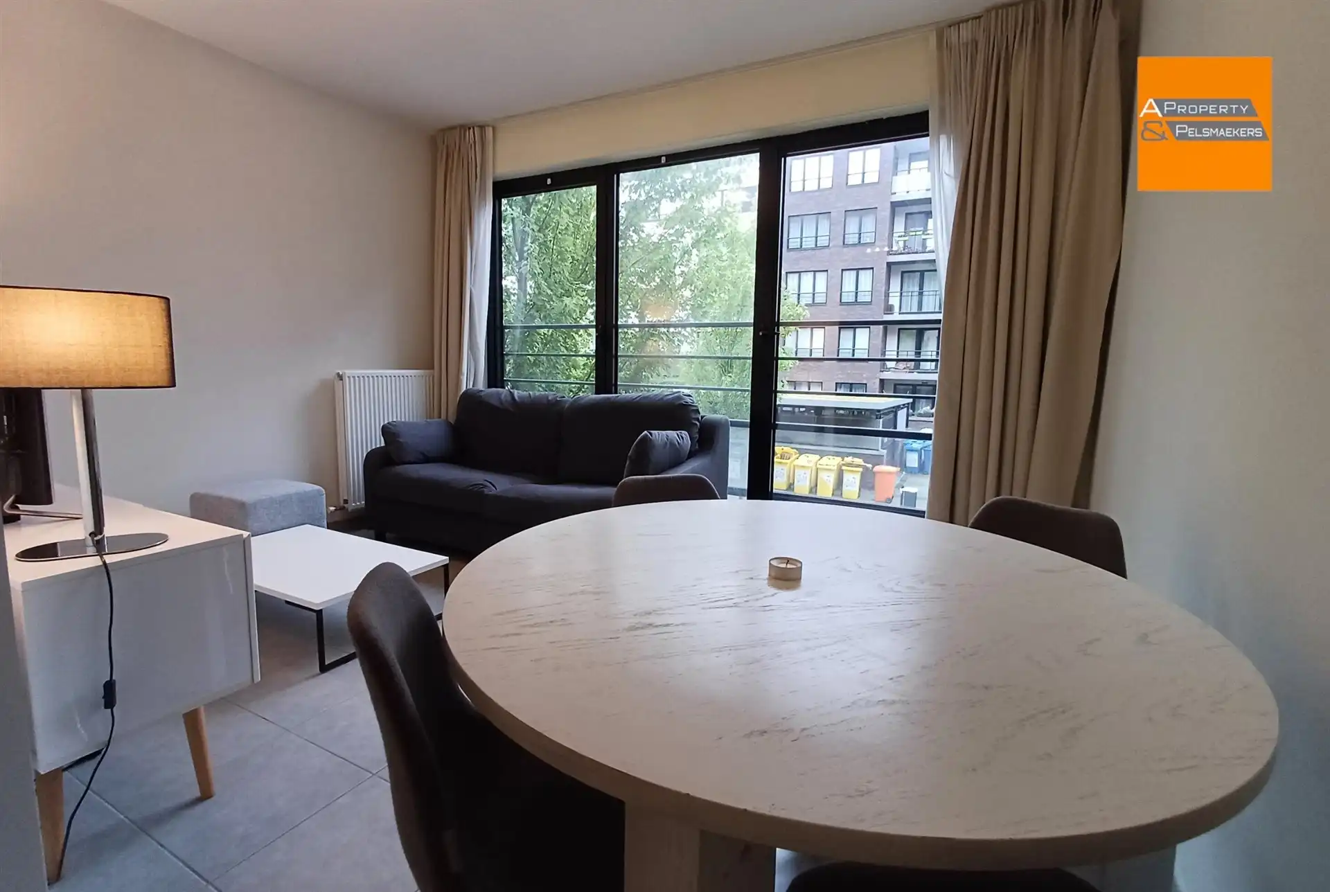 Ruime gemeubileerde studio met parkeerplaats en kelder foto 3