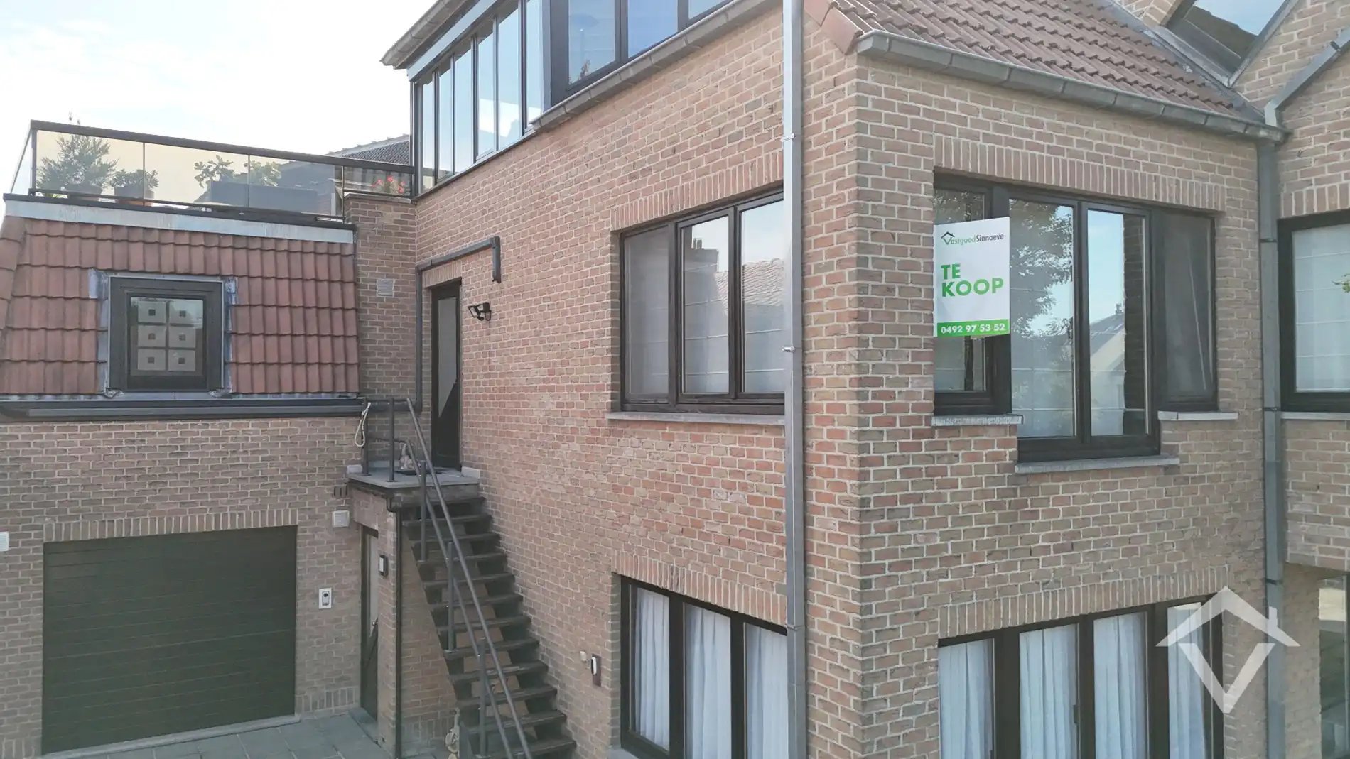 Ruim appartement met 2 slaapkamers en autostaanplaats te Koekelare foto 2