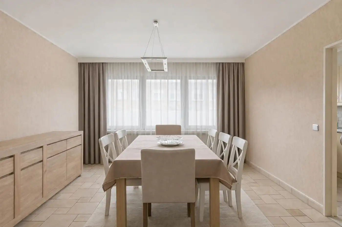 Gezellig app. op 1e verd. met 2 slpk., terras en garage foto 2